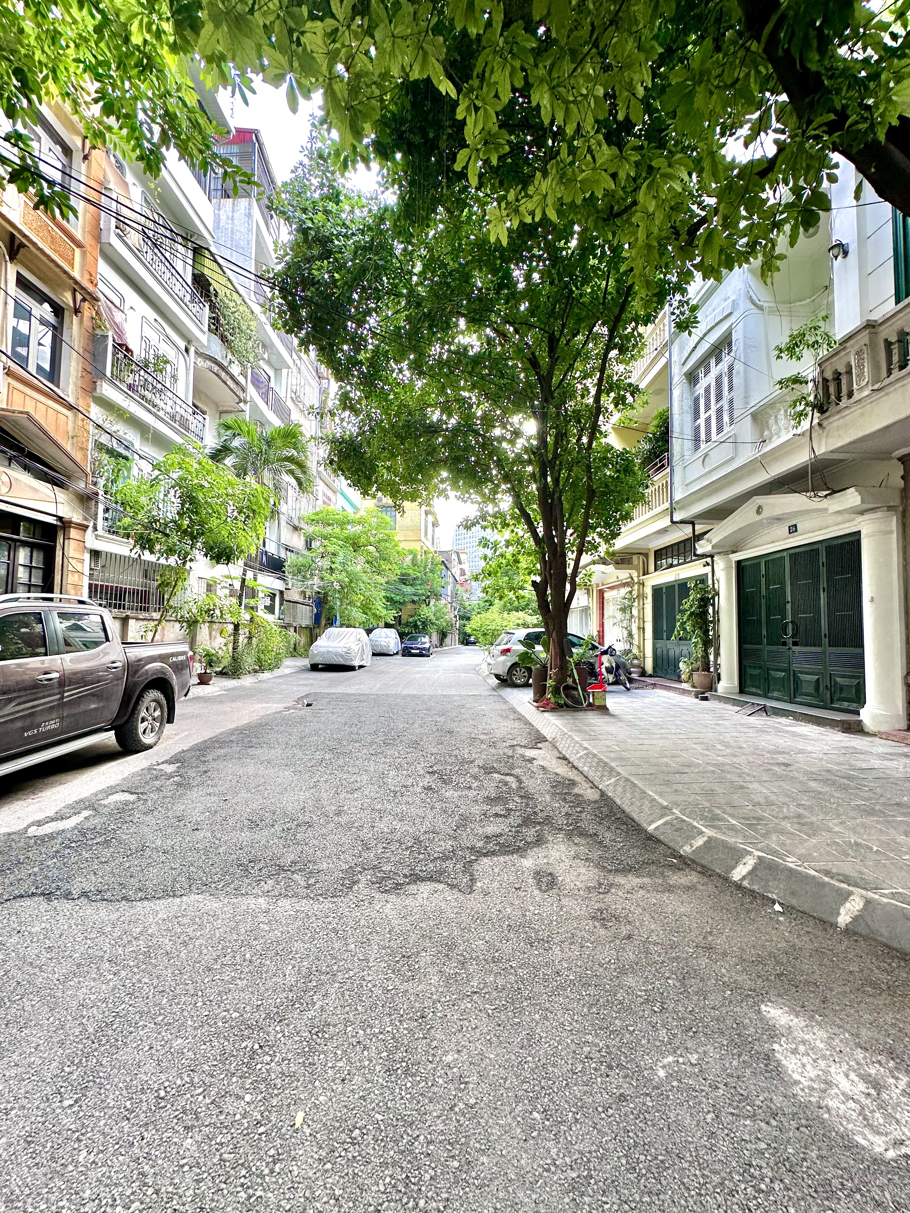 BÁN NHÀ BẠCH MAI - CHỢ MƠ - PHÂN LÔ VỈA HÈ - Ô TÔ TRÁNH - 60M2 - 20 TỶ