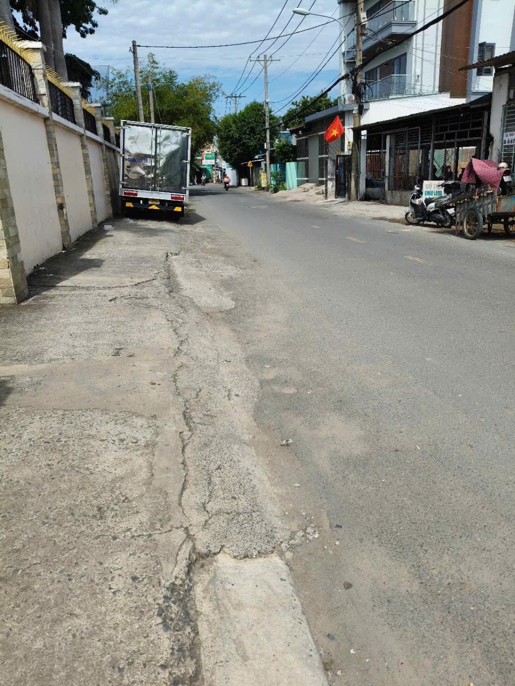 Bán 4000m nhà vườn mặt tiền Võ Thị Hồi, Hóc Môn