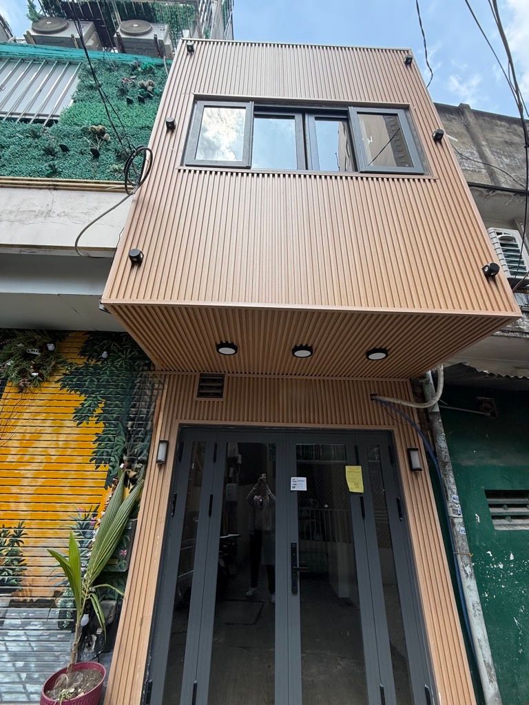 Nhà đẹp quận 10, xe hơi đỗ cửa, giá hời có hộ khẩu SG