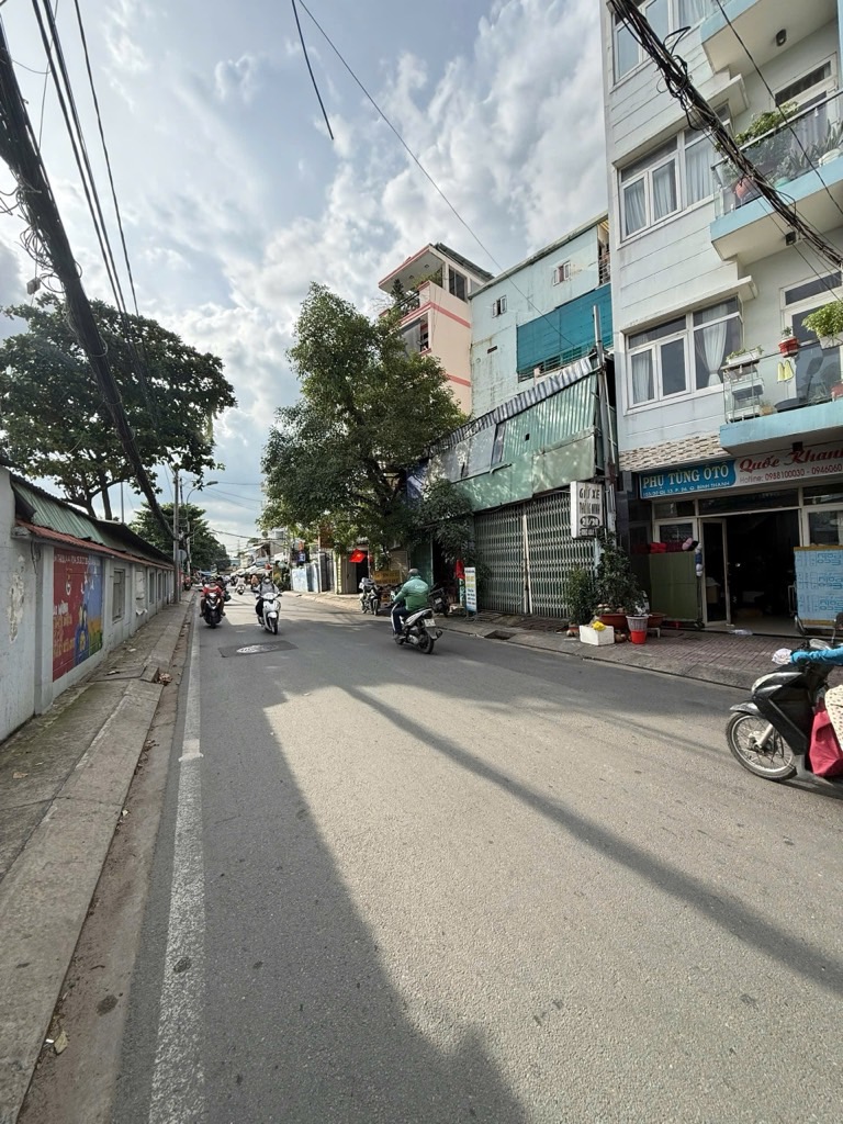 Bán nhà mặt phố 2 tầng 130m2 mặt tiền 4m tại phường 26, Bình Thạnh