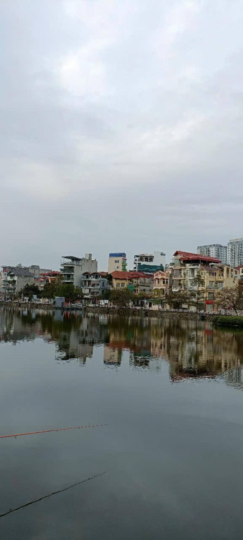 Tổ ấm sang trọng ven hồ Bồ Đề với mặt tiền 6m, không gian sống và kinh doanh đẳng cấp