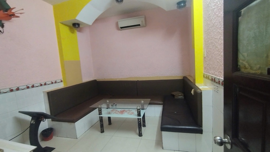 Bán nhà mặt phố Quận 8, 4 tầng, diện tích sử dụng hơn 100m2, sổ hồng riêng