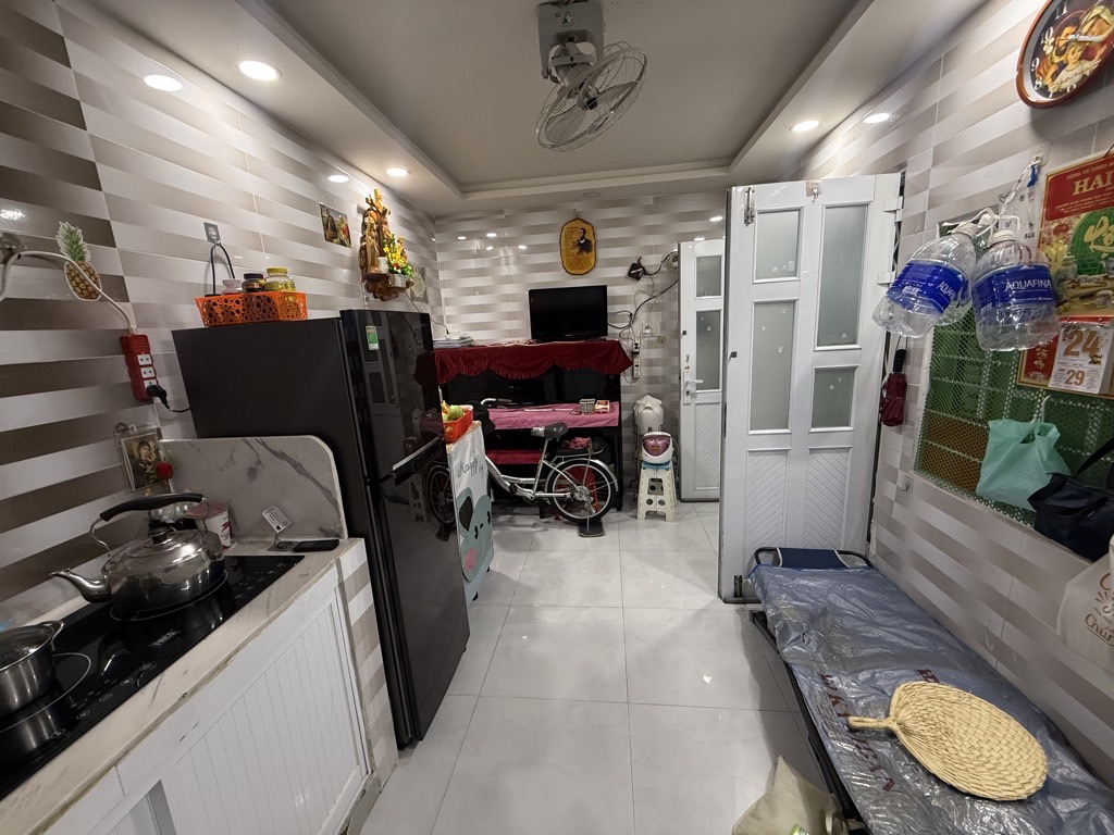 Bán nhà 3 tầng, diện tích 18m², giá 3.5 tỷ tại Quận 3