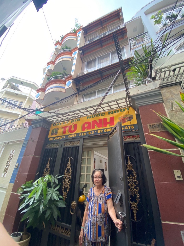 Nhà 5 tầng sang trọng, không gian sống tiện nghi ngay trung tâm