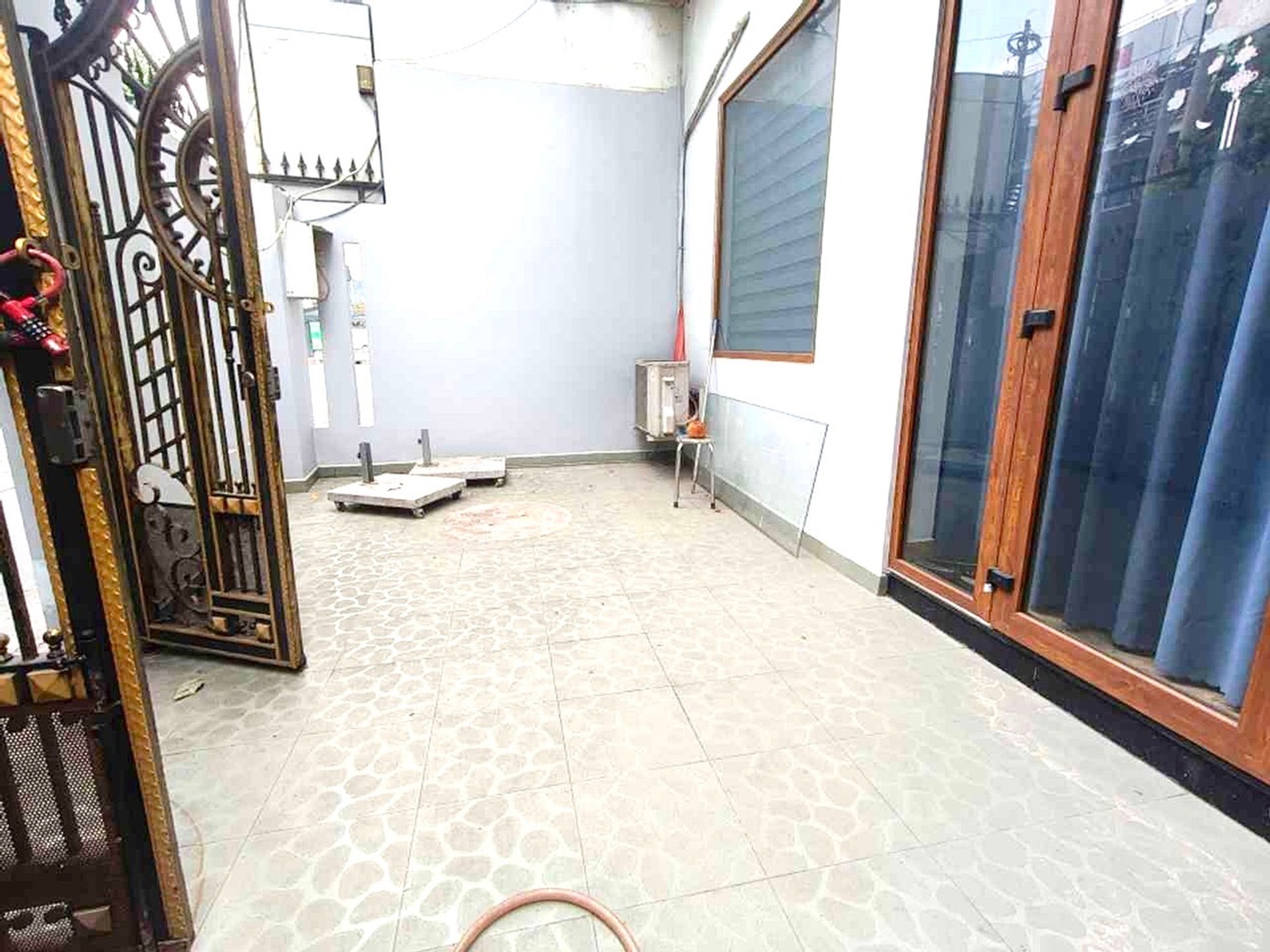 Nhà phố 3 tầng MT Trường Chinh, Ngang 9.2m, DT 127m