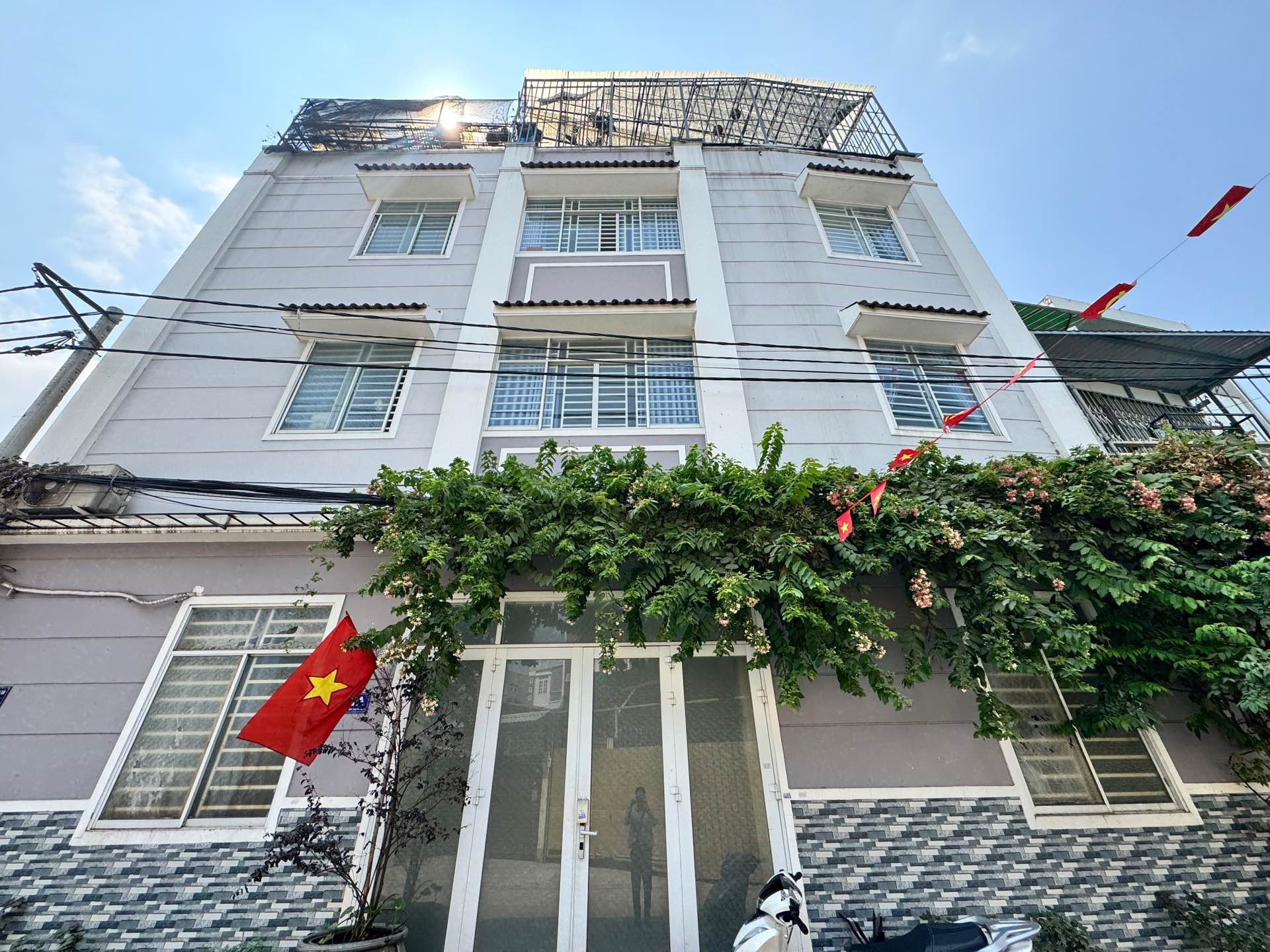 Nhà mặt phố Quận 2 mặt tiền 12m giá chỉ 5.99 tỷ