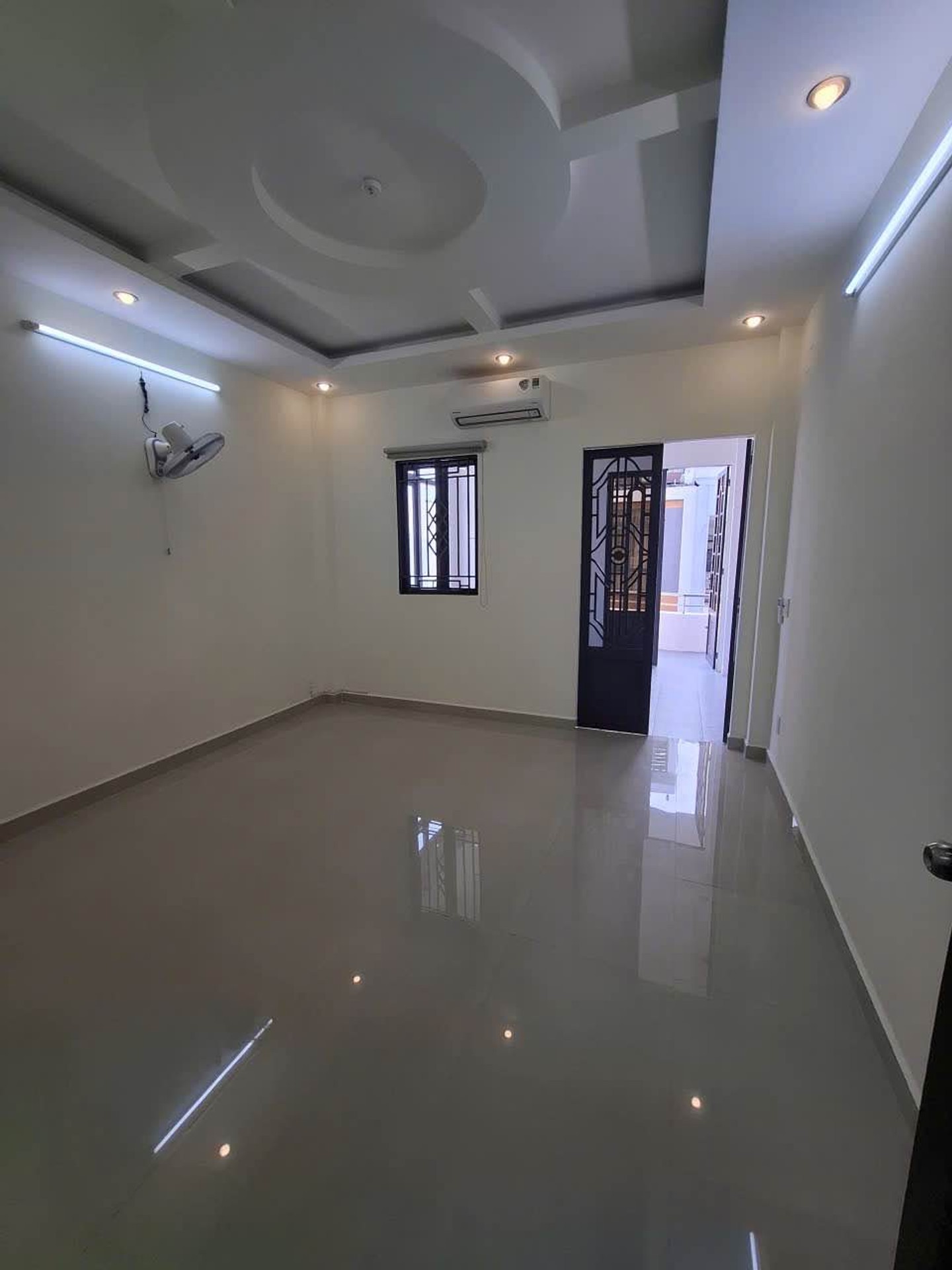 CHDV, DÒNG TIỀN 35 TRIỆU/THÁNG, HẺM XE HƠI TRÁNH NHAU - 5Tầng-Ngang 5m - Nguyễn Thái Bình