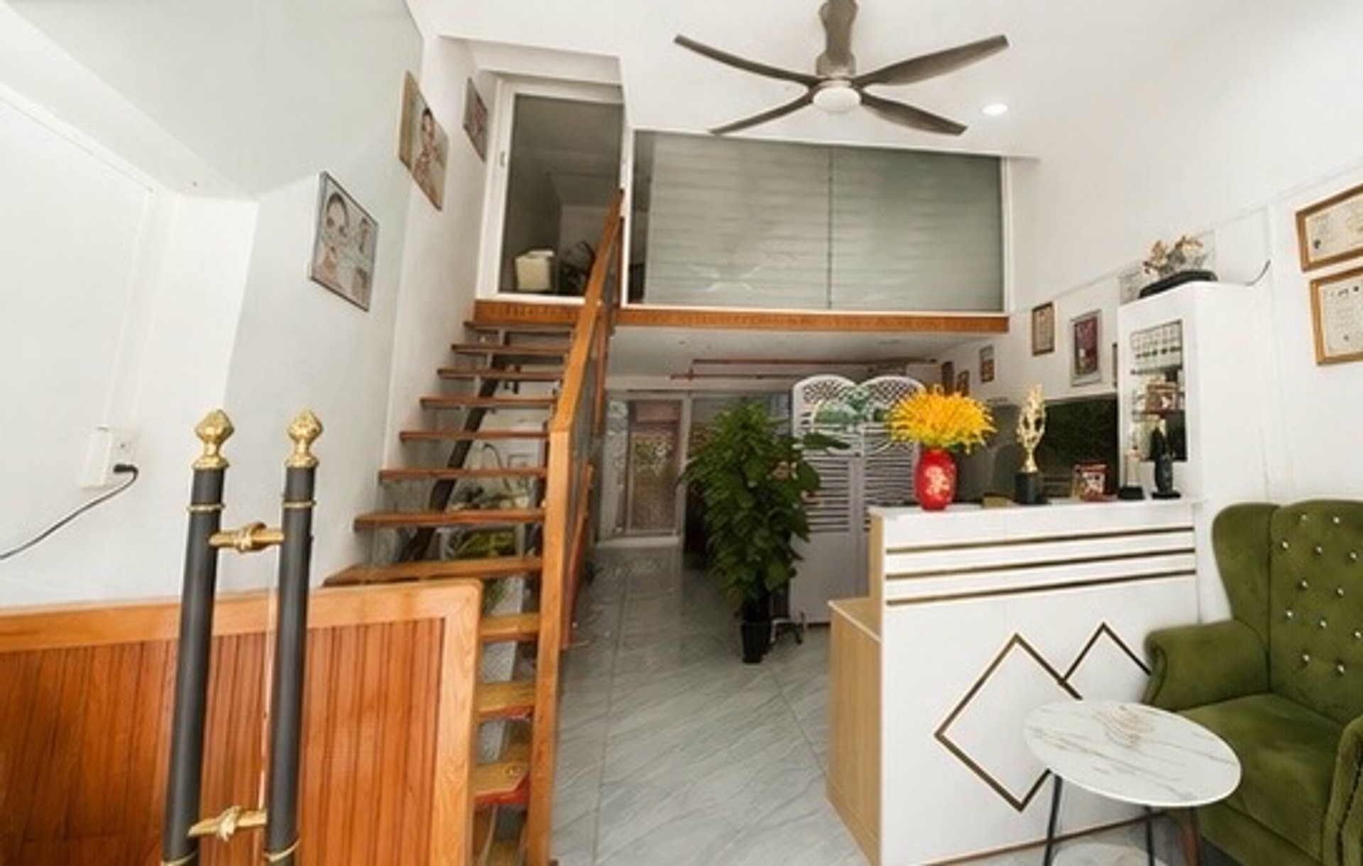 Bán nhà 2 tầng 4 phòng ngủ gần ngã tư Bình Phước giá 8.5 tỷ