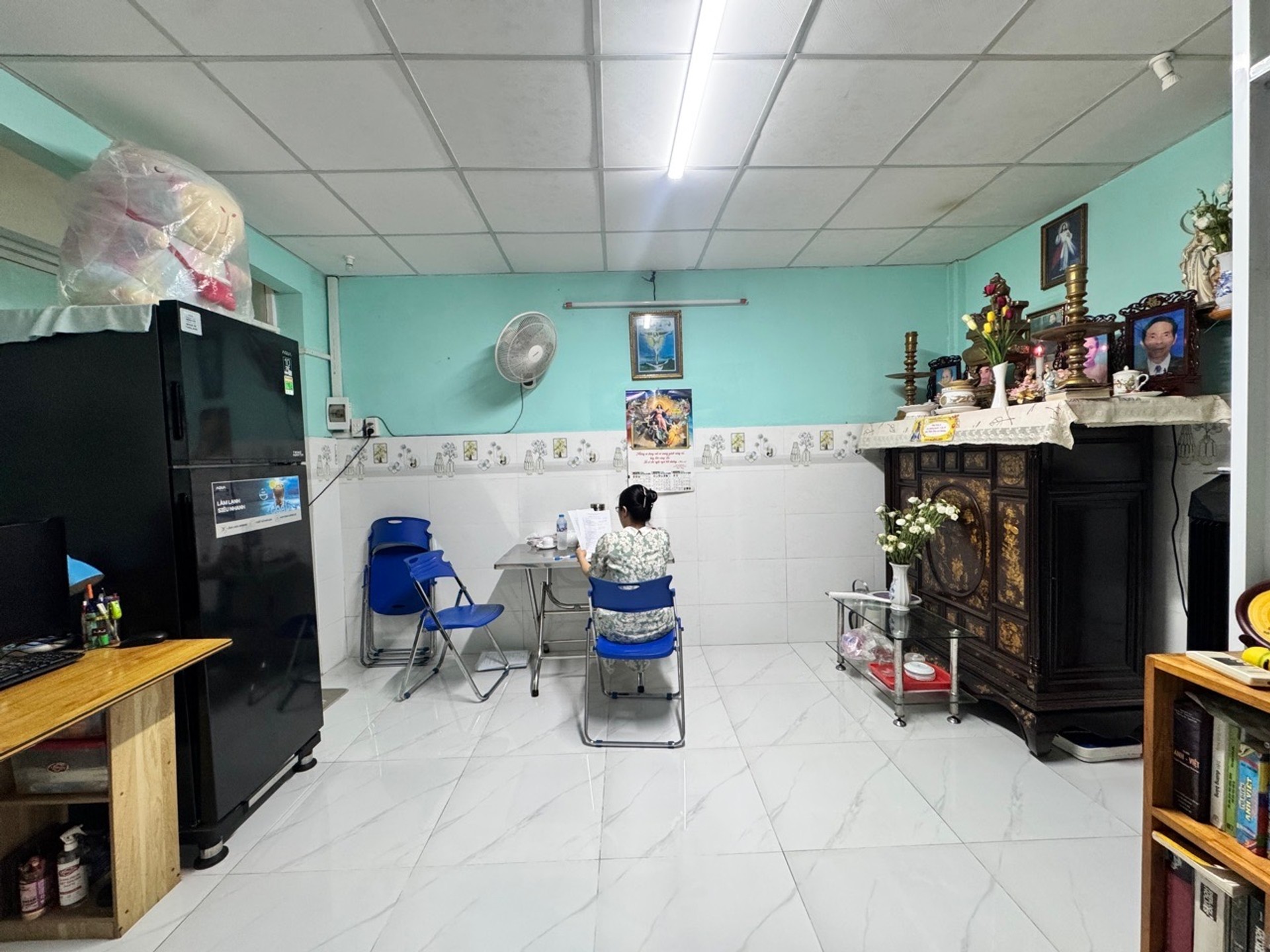 Nhà 2 tầng rộng thoáng ngay trung tâm, tiện ở và cho thuê