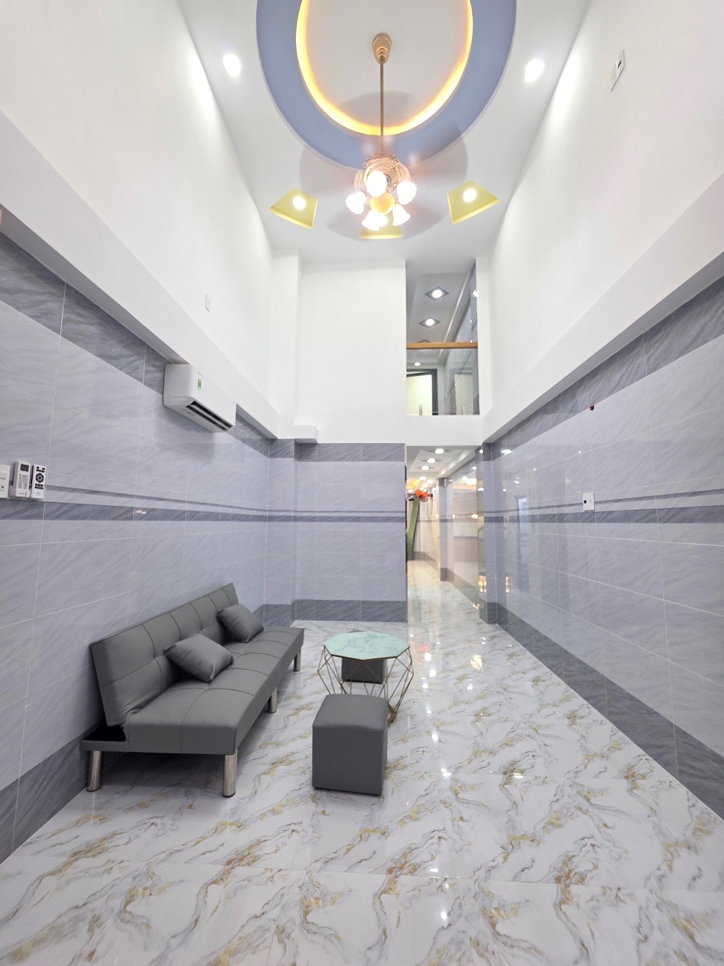 Nhà đẹp thang máy, hẻm xe hơi Nguyễn Đình Chính