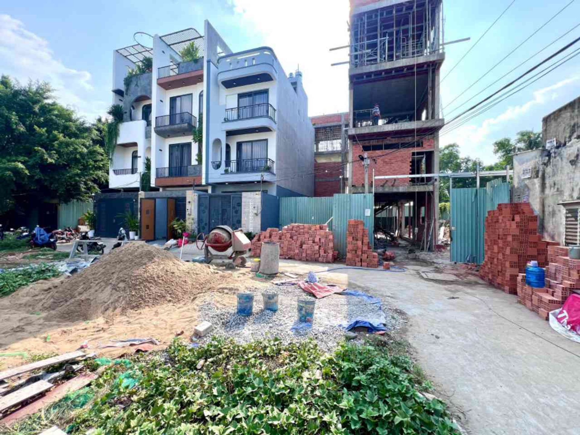 Hàng Hiếm – Lô Góc 2 Mặt Tiền – 64M² – Xây 3 Tầng + Tum – Hẻm Ô Tô – Chỉ 5.3 Tỷ -Linh Đông -Thủ Đức