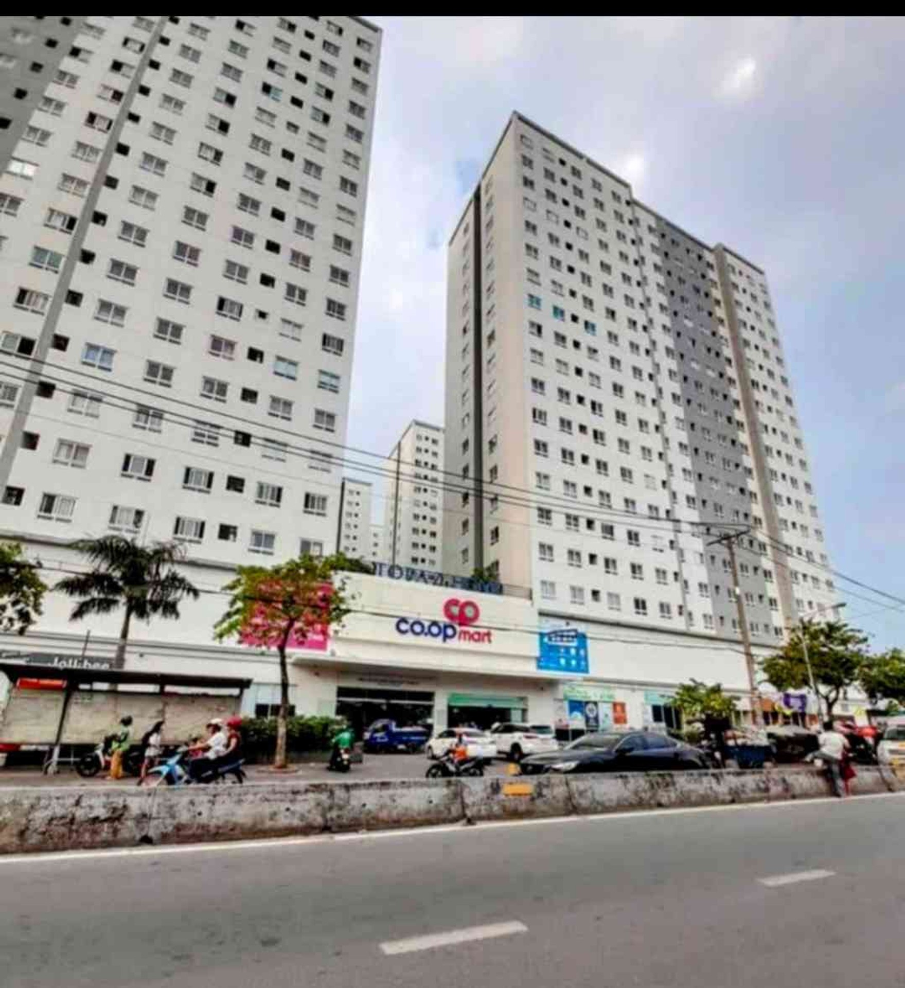 Căn hộ 3 phòng ngủ tại Topaz Home Phan Văn Hớn, lô góc tầng 5, diện tích 66m²