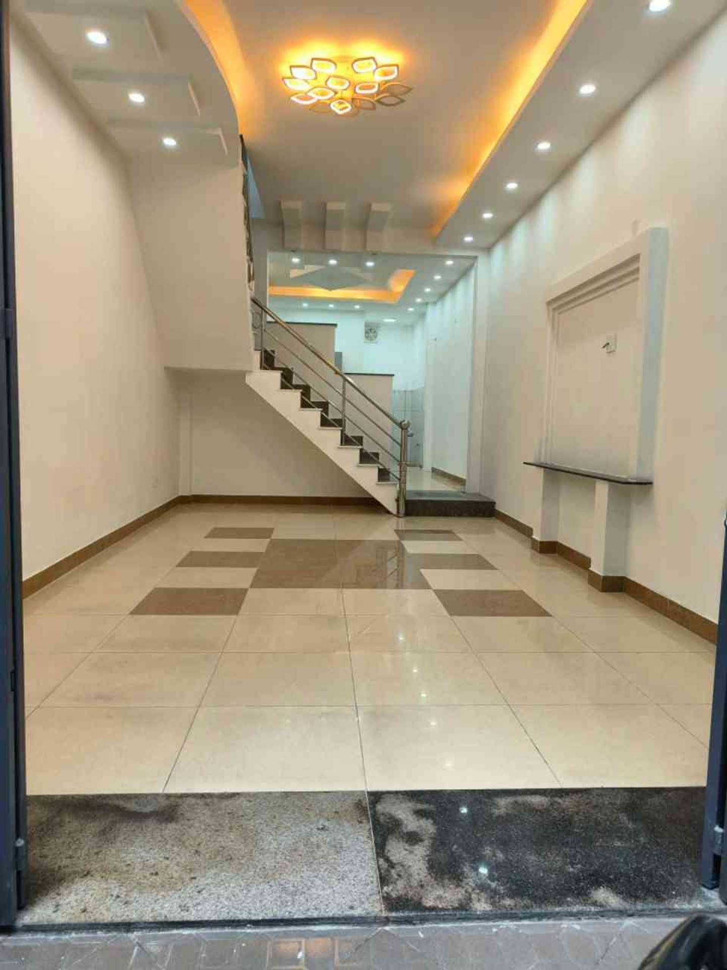 NHÀ NỞ HẬU 4.3 x 16M ÂU DƯƠNG LÂN XE HƠI ĐỖ CỬA - NHỈNH 7 Đ