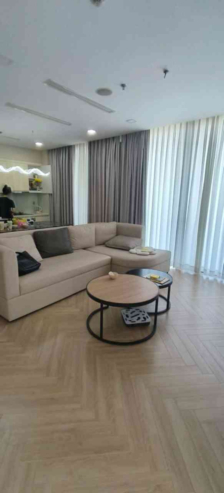 CĂN HỘ CAO CẤP VINHOMES GOLDEN RIVER BA SON – QUẬN 1 - TẦNG 33 LÔ GÓC VÒNG CUNG VIEW SÔNG SÀI GÒN.