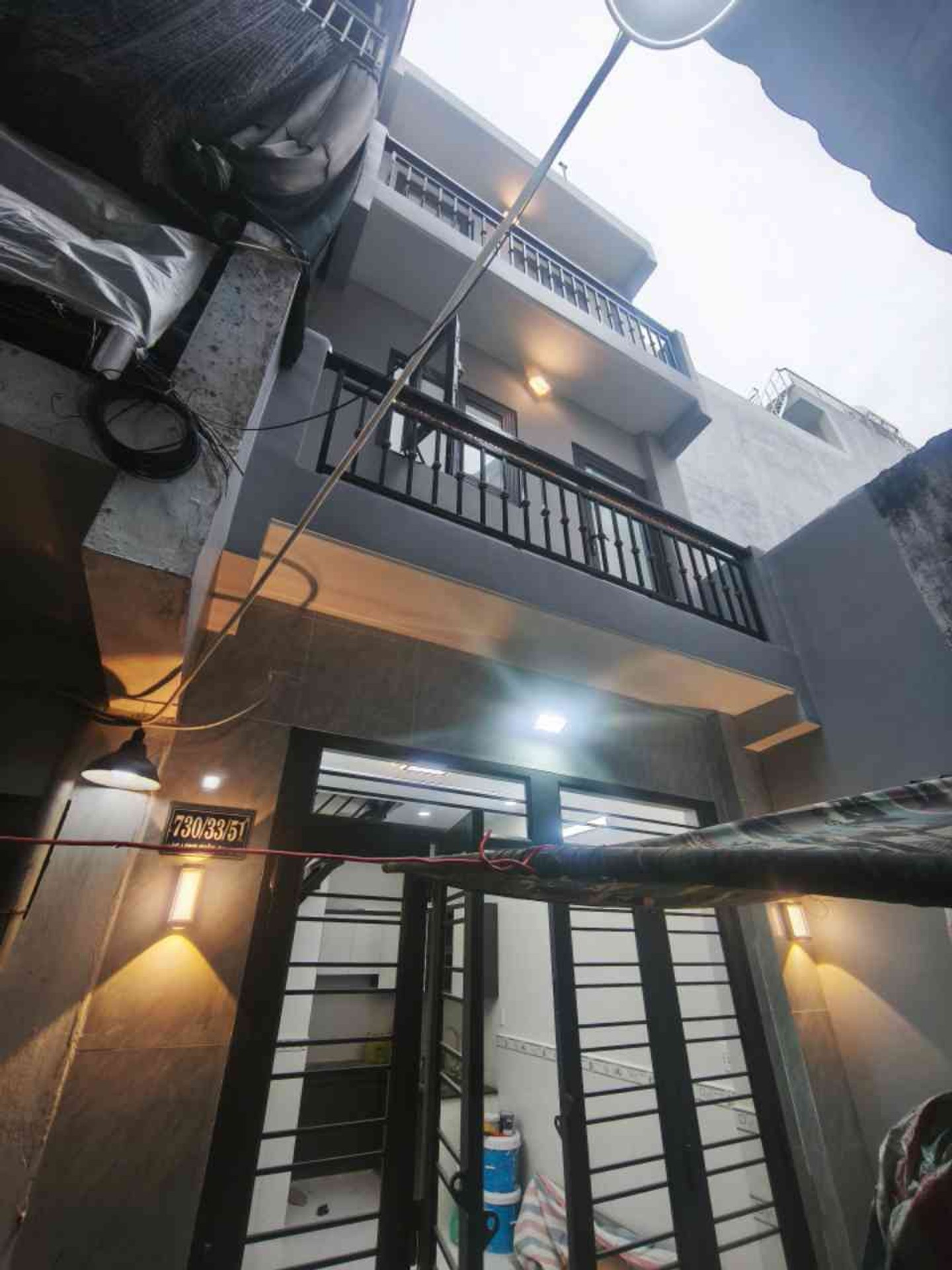 Nhà 3 tầng mới tinh, hẻm ba gác Lạc Long Quân giá cực tốt