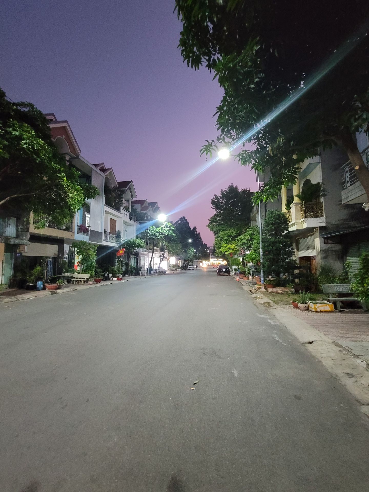 Nhà Mặt Phố Đẹp Tinh Tế - Giá Tốt Nhất Toa Xe Lửa