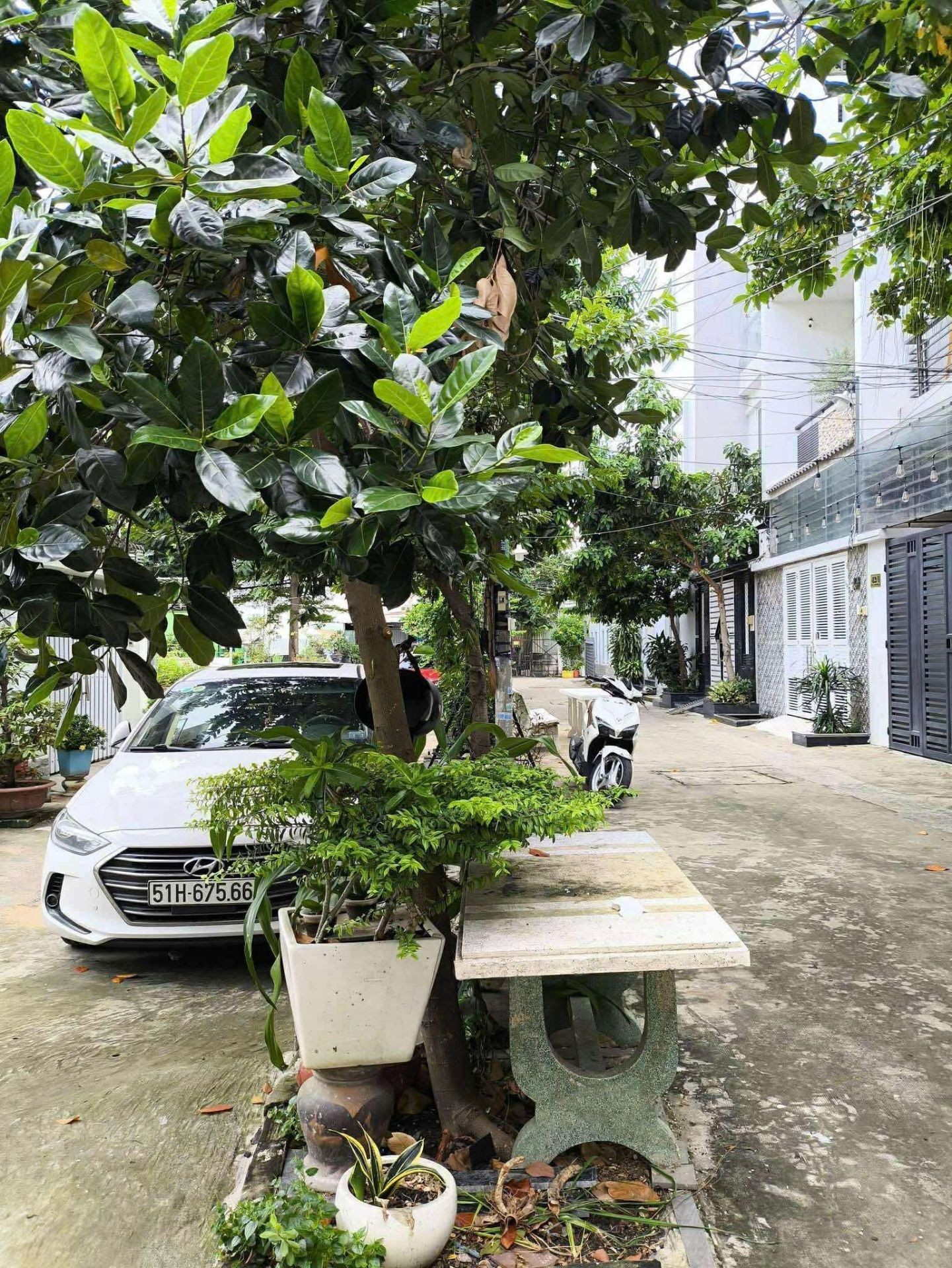 Nhà Mặt Phố Đẹp Quận 2 Đối Diện Công Viên