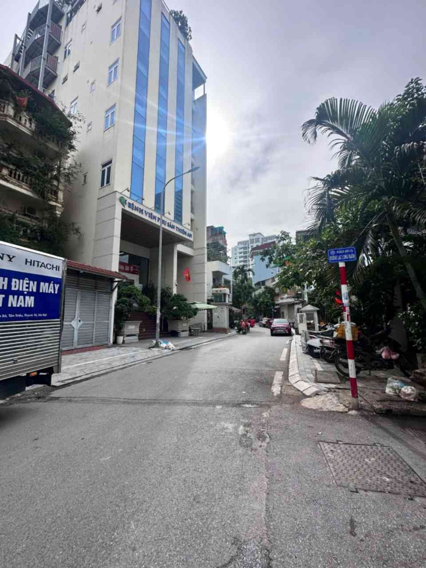 Bán chung cư mini 7 tầng mặt đường Lạc Long Quân, Tây Hồ, diện tích 72m², pháp lý cơ sở