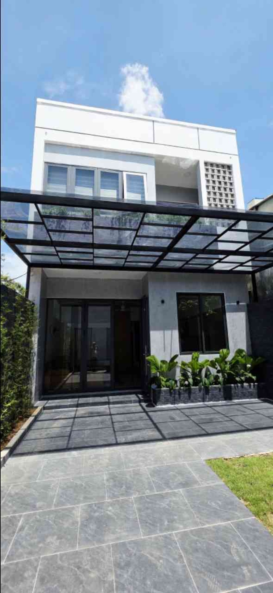 Cơ Hội Sở Hữu Nhà Riêng Mới Xây, Mặt Tiền Rộng Tại Quận Trung Tâm