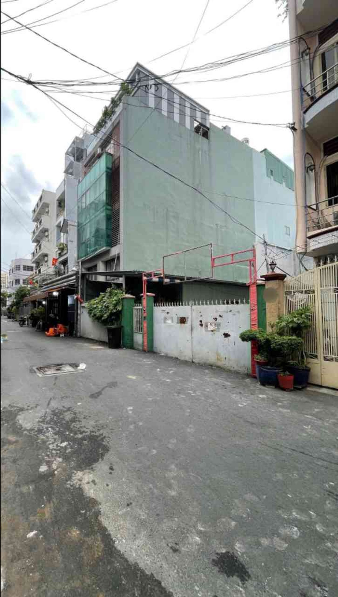 Nhà Hẻm Rộng Gần Vạn Hạnh Mall, Diện Tích Khủng 365m2