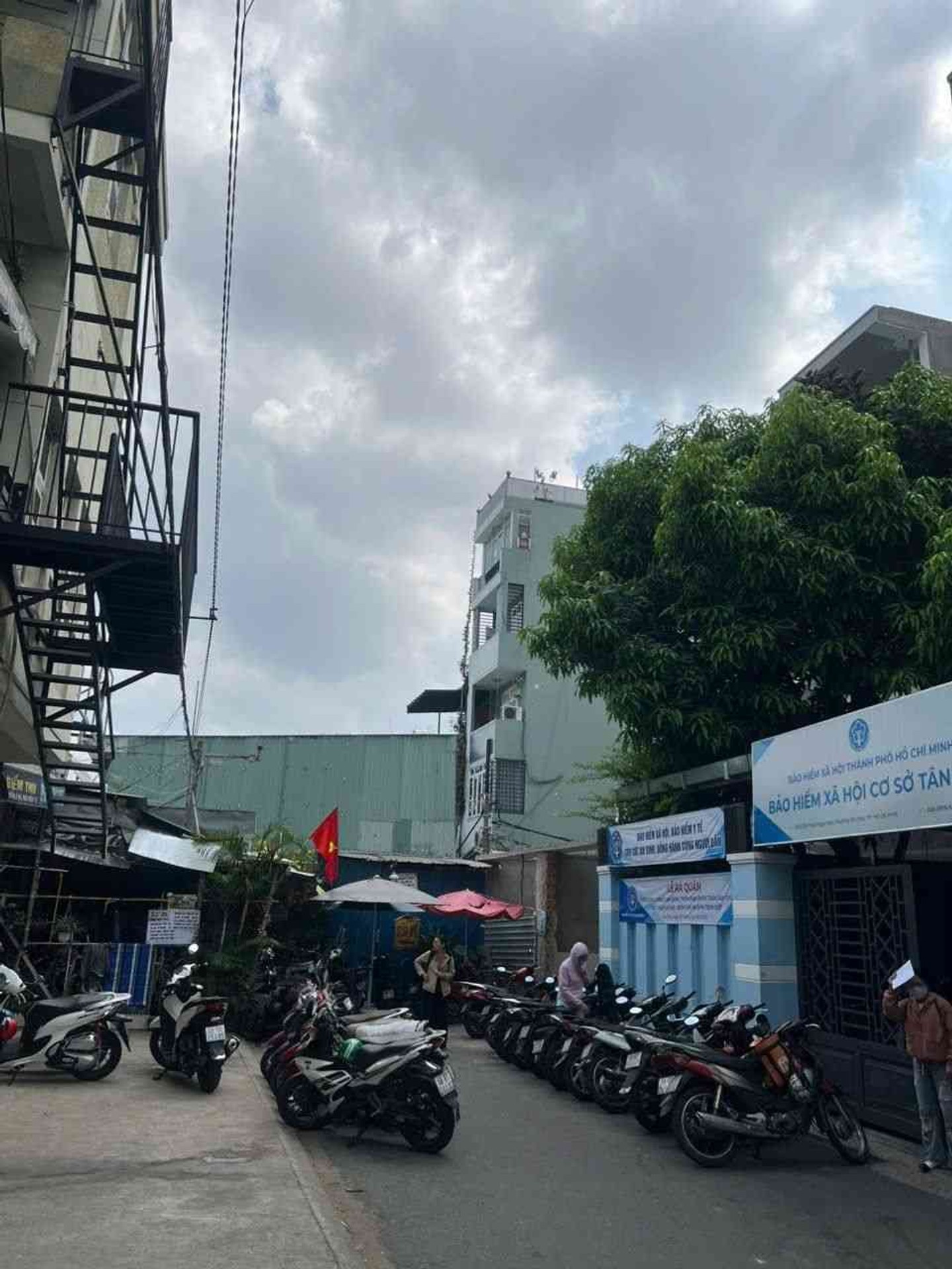 52/35. Thoại ngọc Hầu