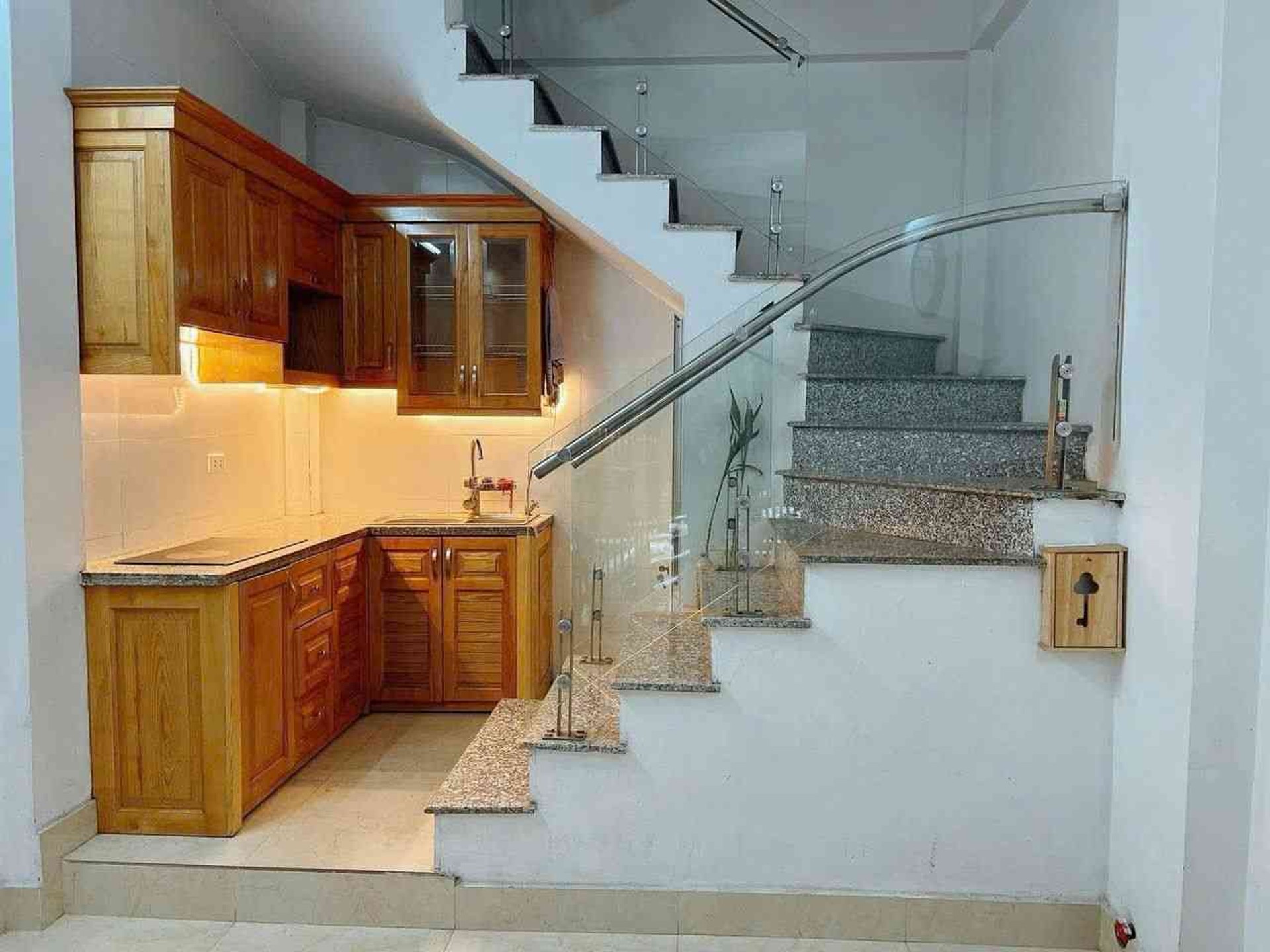 Ngô Quyền, Hà Đông Nhà 5 tầng hiện đại, ô tô đỗ cửa chỉ quanh 6 tỷ