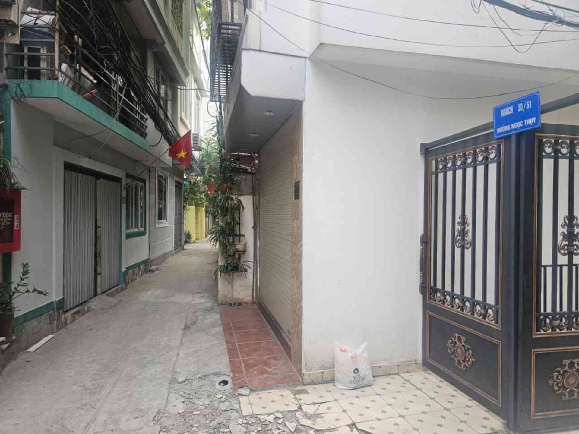 Bán nhà riêng 5 tầng diện tích 31m² hướng Đông Nam tại Ngọc Thụy