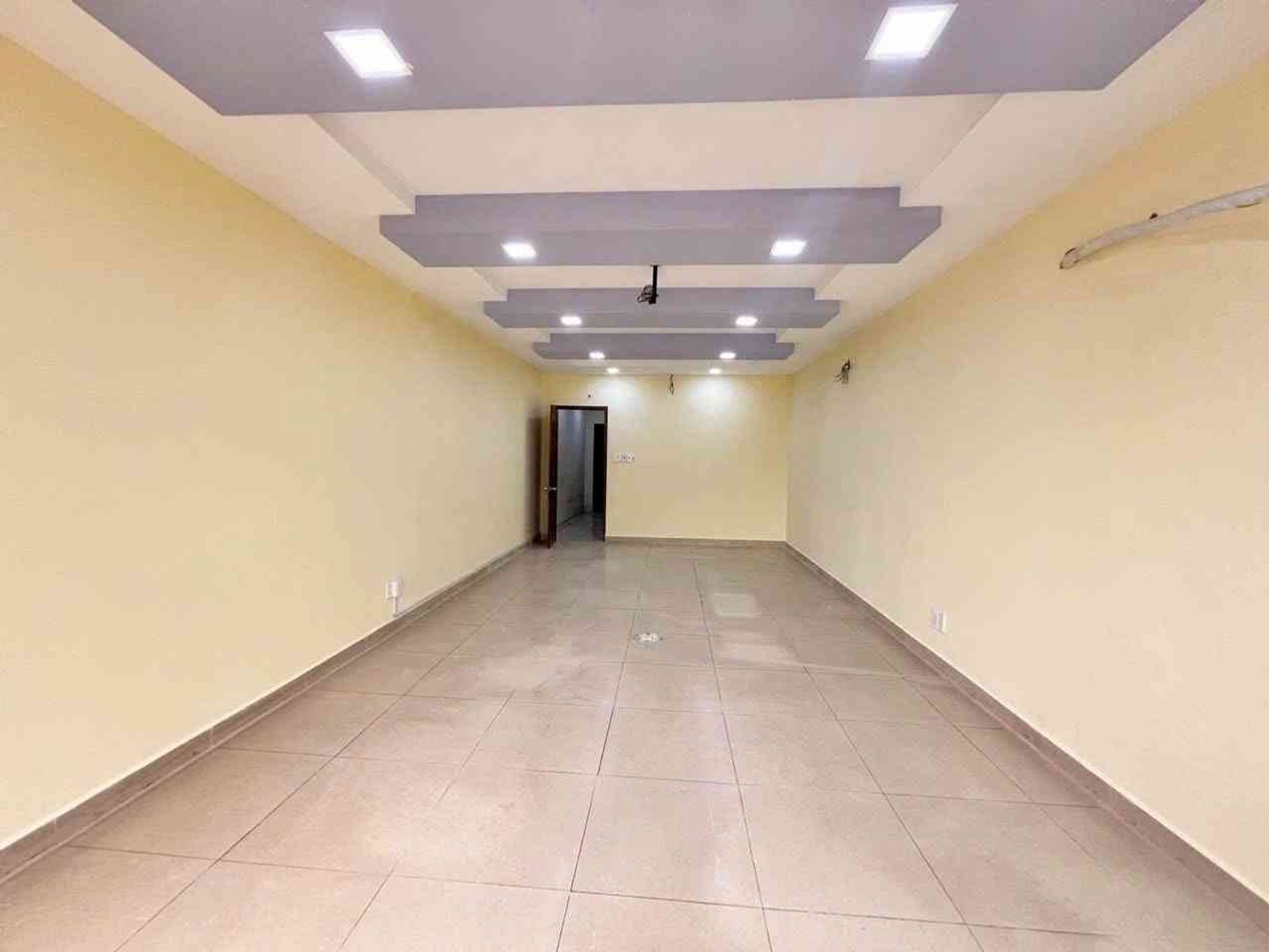 Nhà 4 tầng 70.6m2 giá 22 tỷ Lý thường kiệt-quận 10, hướng Đông Nam