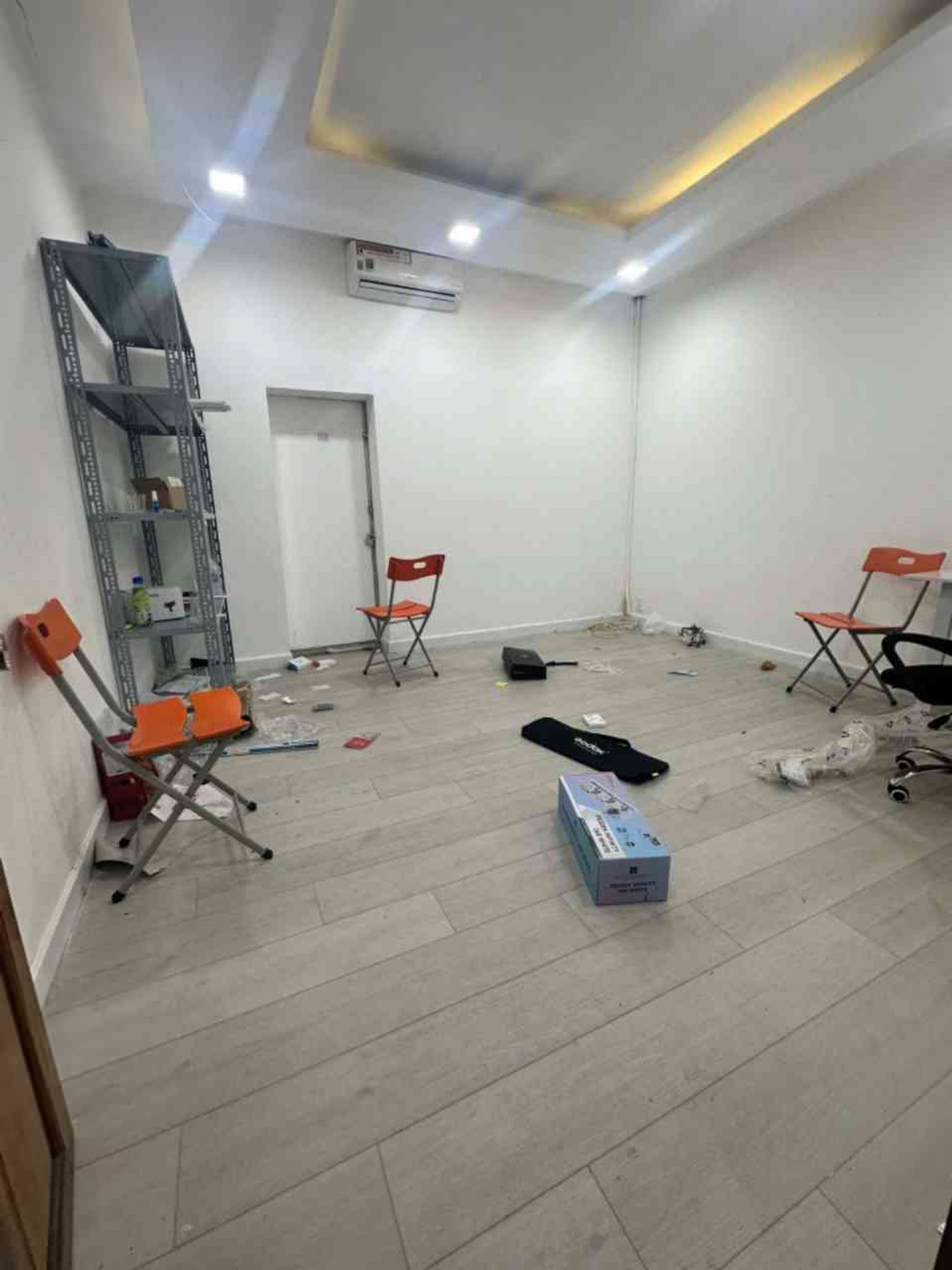 Nhà 4 tầng 2 mặt tiền Lý Thường Kiệt - Kinh doanh sầm uất