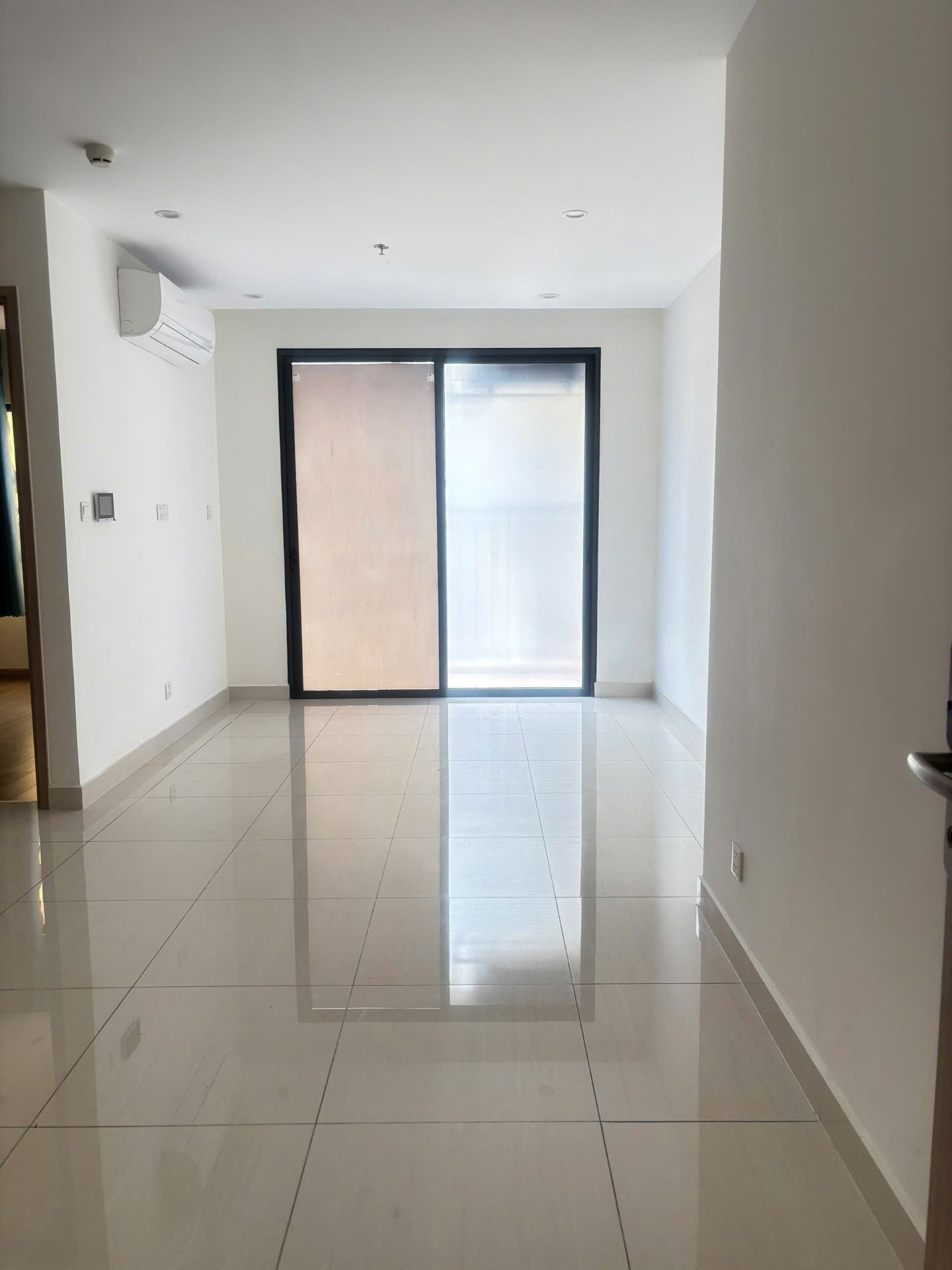 Căn hộ view hồ bơi Vinhome Grand Park, giá cực hấp dẫn