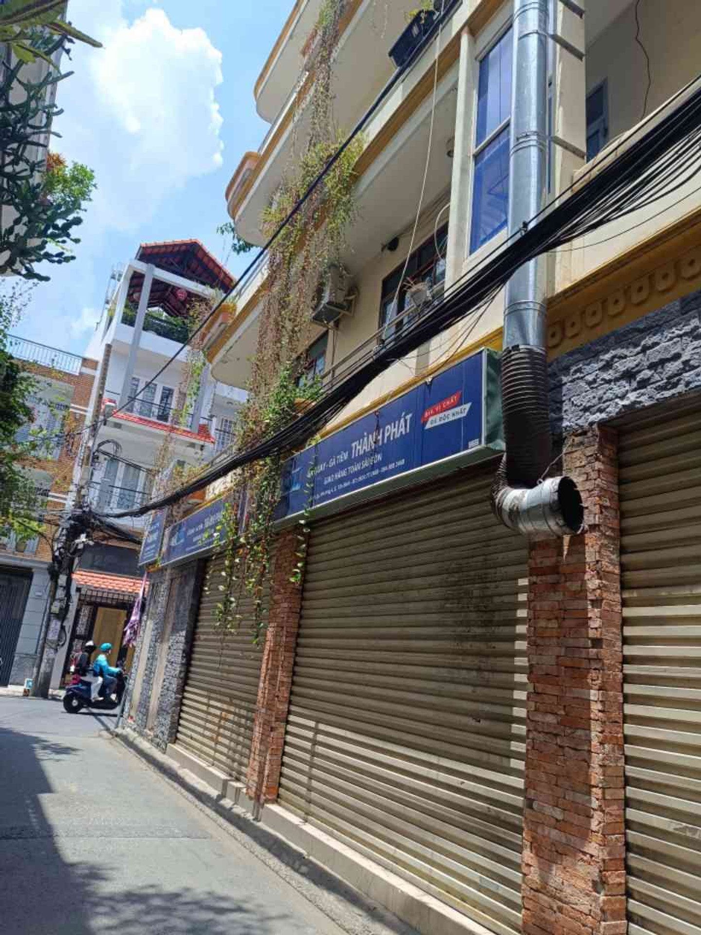 Nhà mặt phố lô góc 2 mặt thoáng, thu nhập 30 triệu/tháng