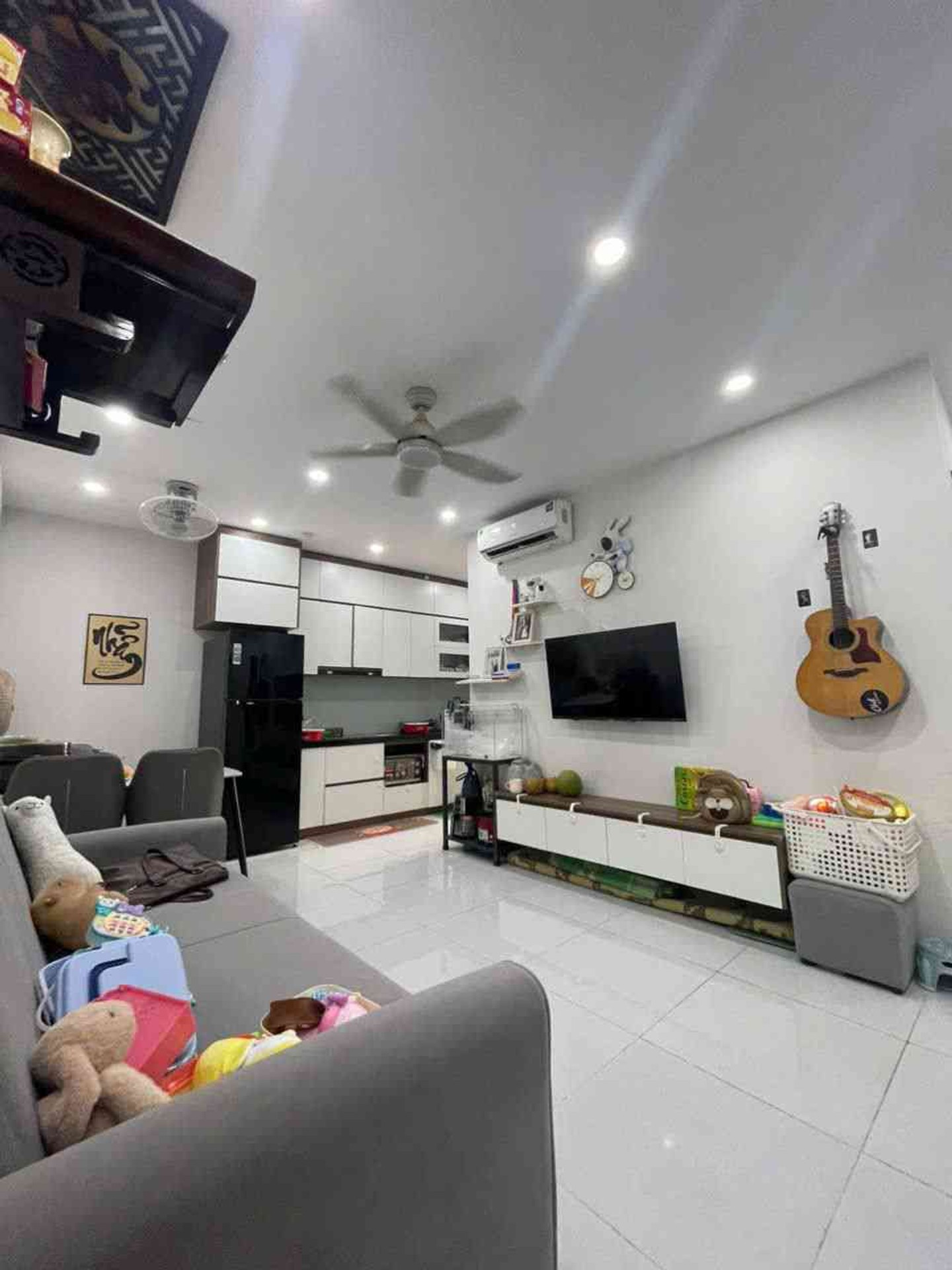 Bán căn hộ chung cư 2 phòng ngủ tại Vĩnh Ngọc - Intracom Nhật Tân giá nhỉnh 4 tỷ