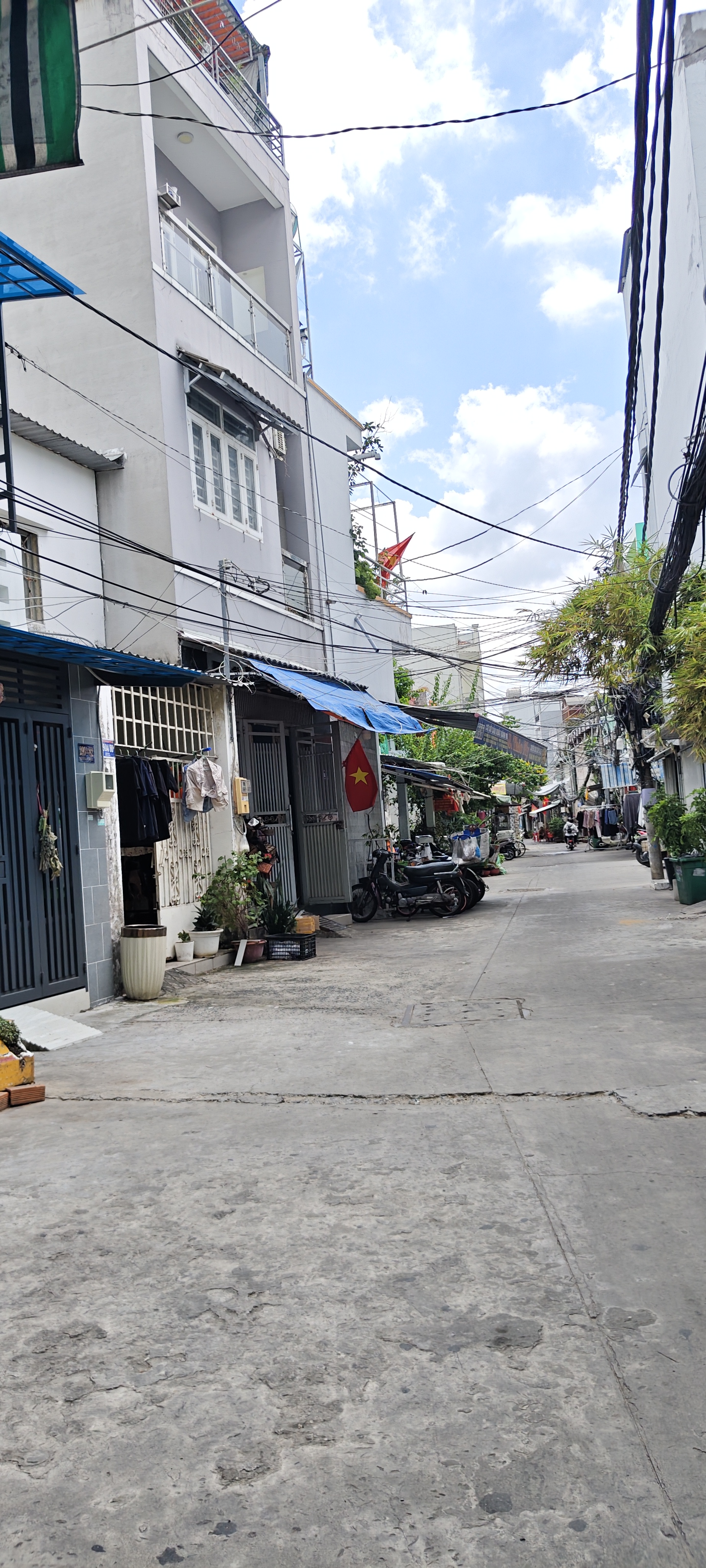 Tìm đâu ra căn nhà 20m² - chỉ 2,2ty tại Dương Bá Trạc q8 hẻm xe hơi thông.