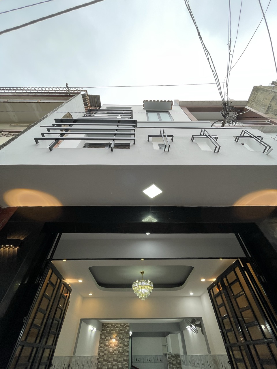 NHÀ 3 TẦNG BTCT -THÁI PHIÊN Q11- 43M² - SỔ VUÔNG & HOÀN CÔNG ĐỦ- CÁCH VÀI BƯỚC RA MẶT TIỀN- 6.98TỶ