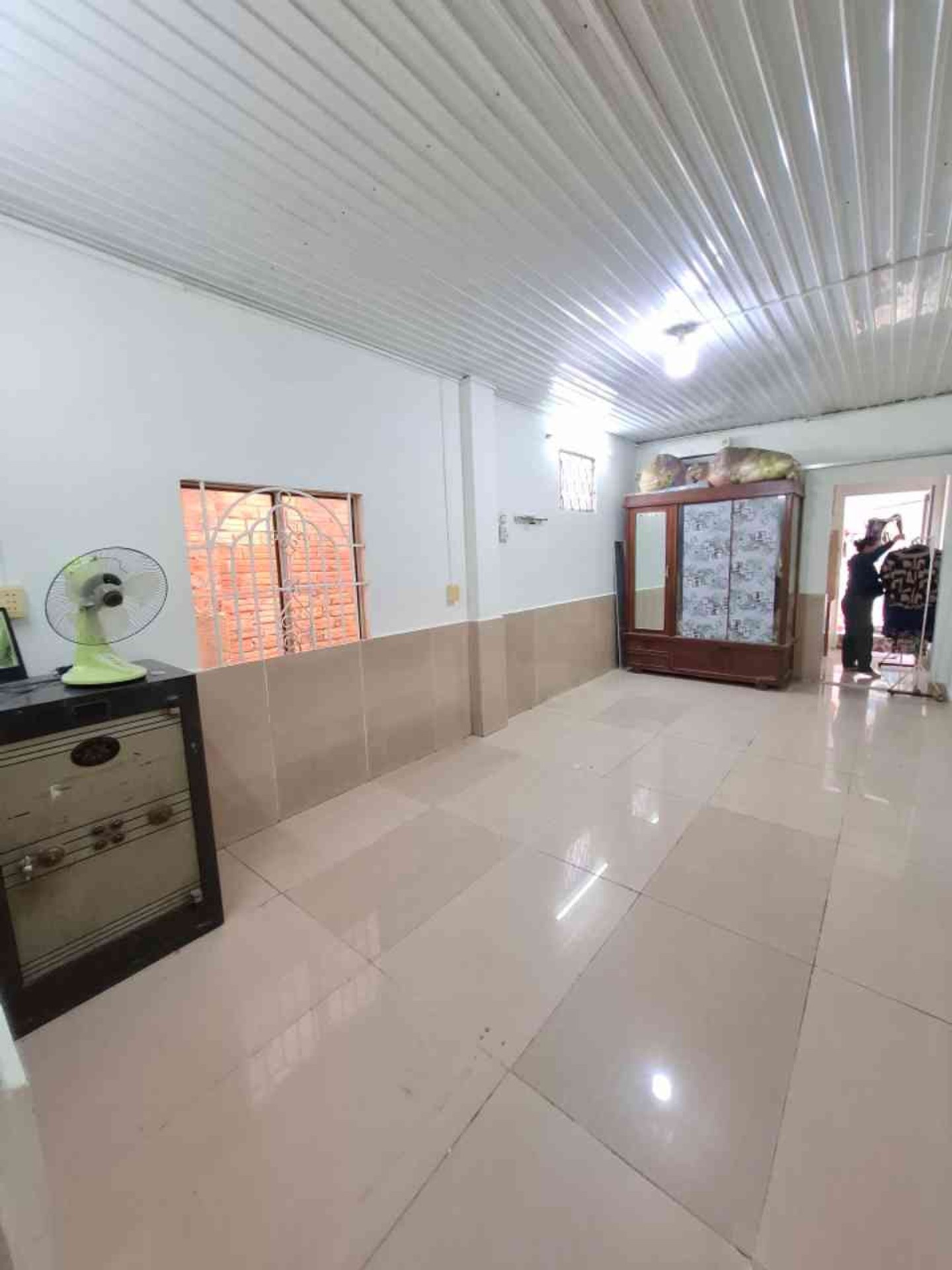 Nhà mặt phố 3 tầng, diện tích 83.6m2, quận Tân Phú