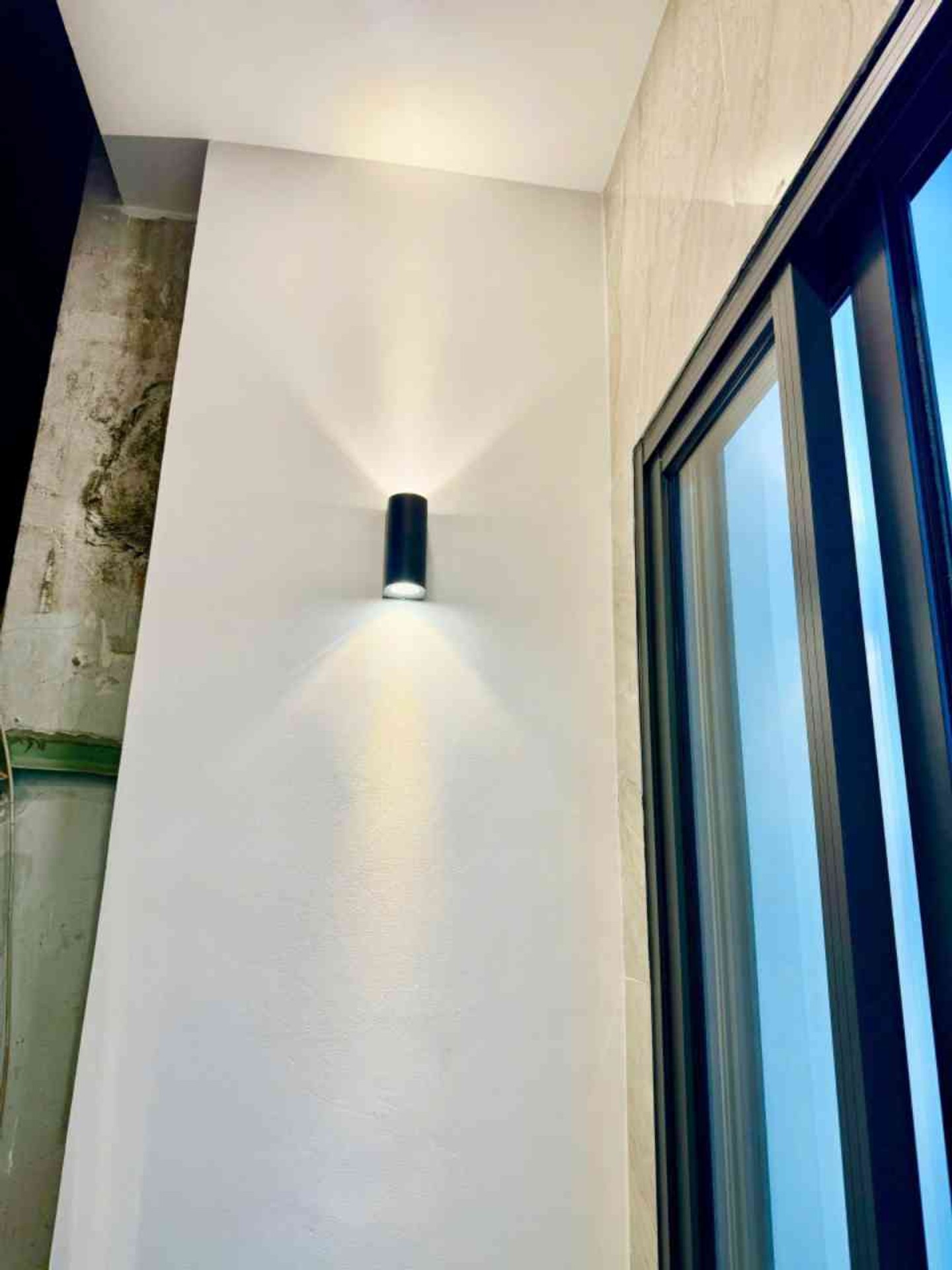 Nhà phố Lạc Long Quân - Sống tiện nghi giữa lòng phố!