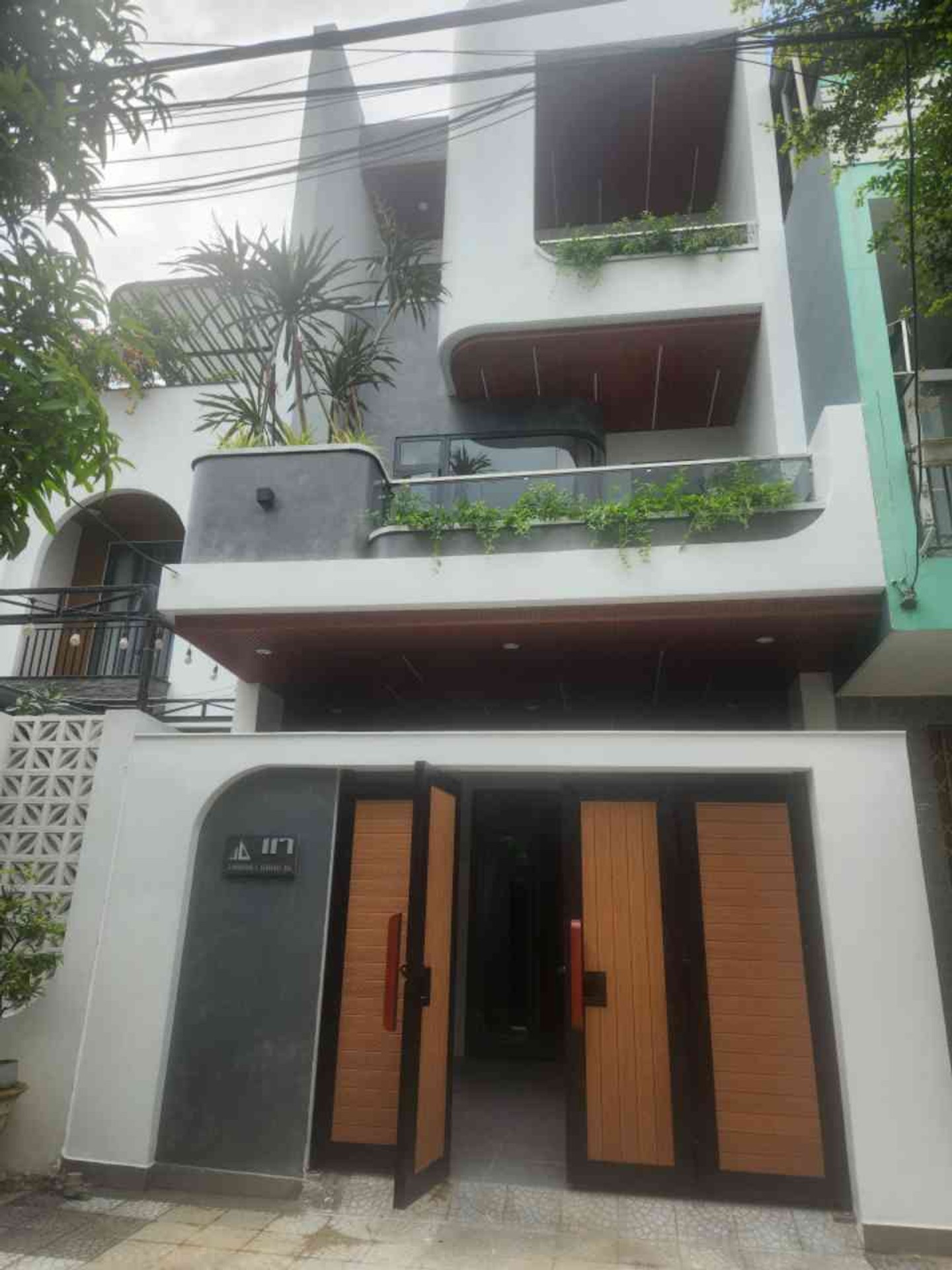 Nhà Mặt Phố Hòa Xuân 3 Tầng Full Nội Thất Giá Tốt