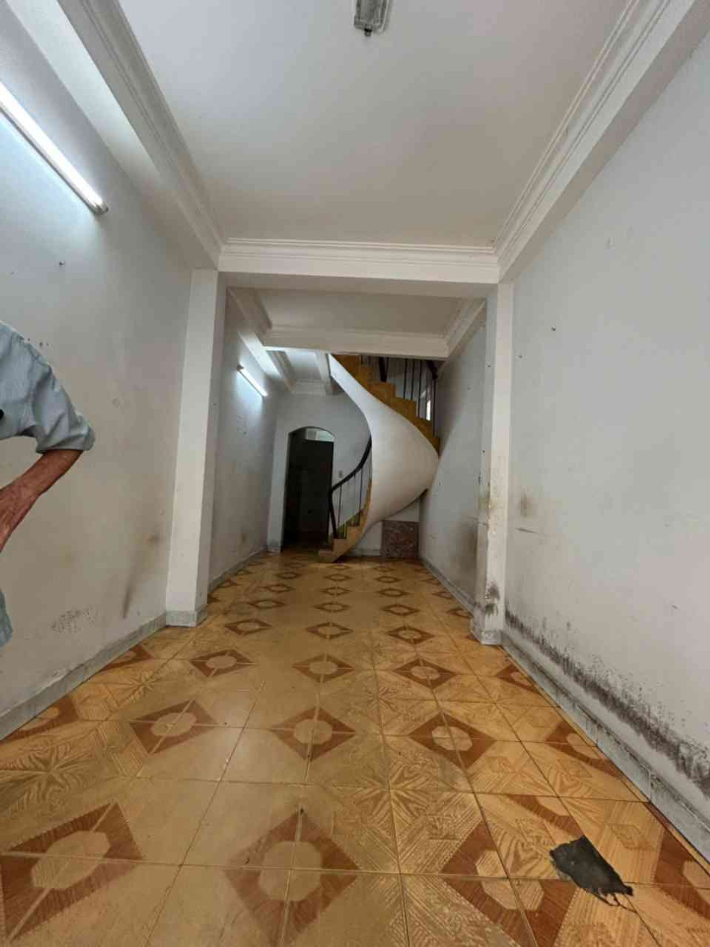 Nhà 3 tầng kiên cố ngay gần mặt tiền, phường Tân Sơn Nhất