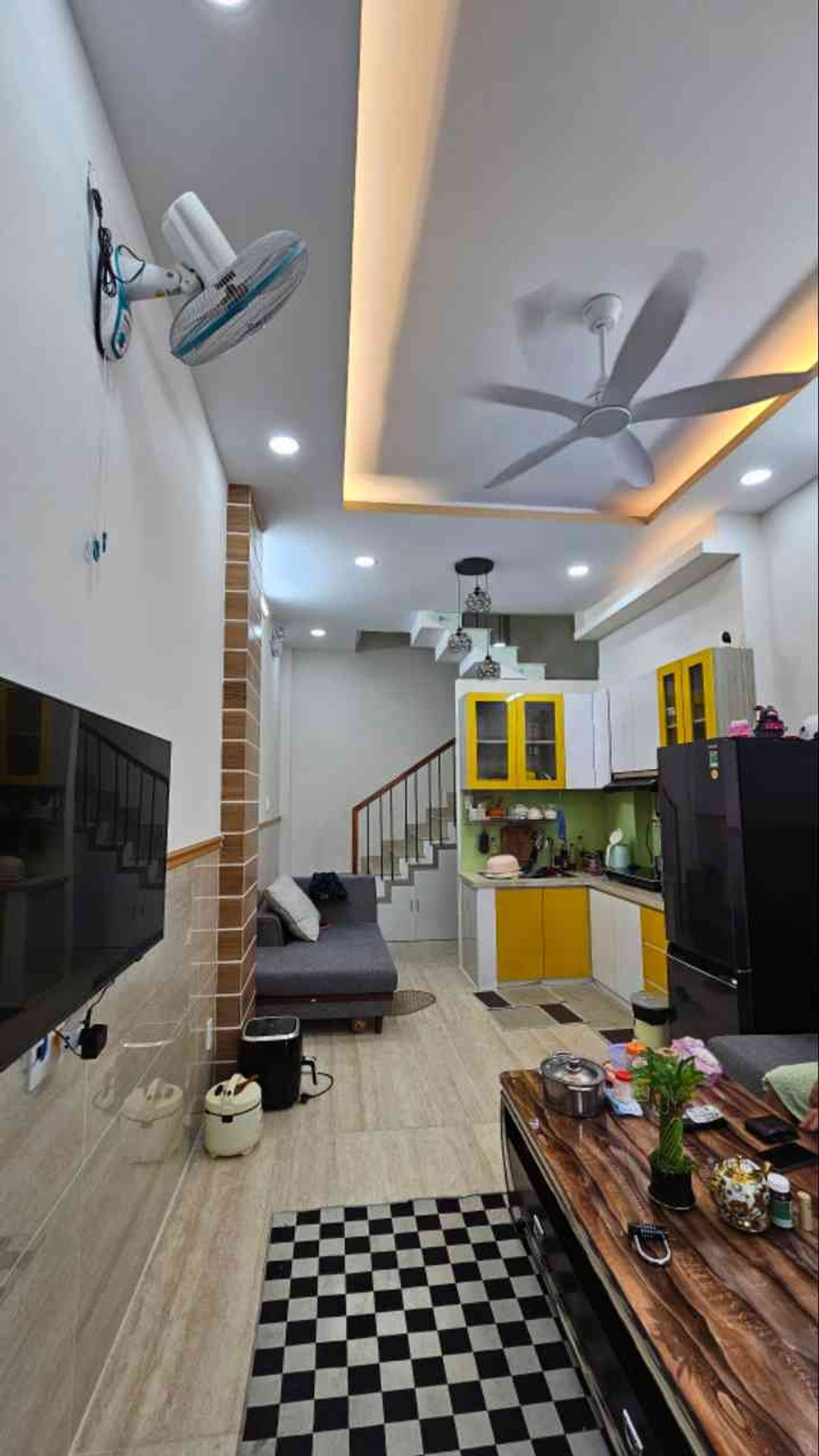 Bán nhà 4 tầng diện tích 32m2 tại Lạc Long Quân giá 6.35 tỷ