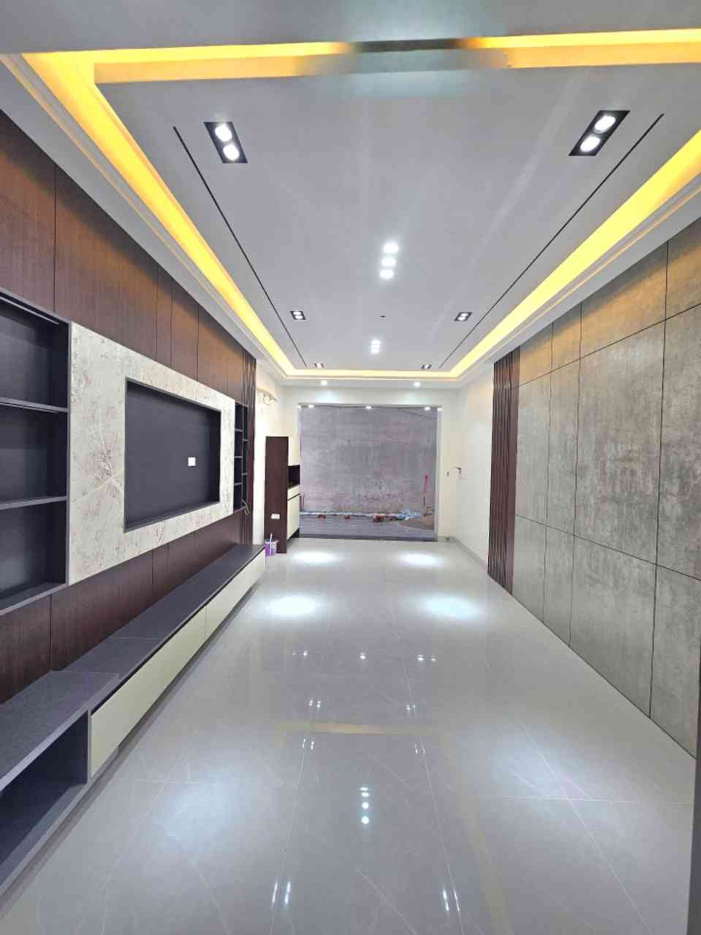 Bán nhà riêng 5 tầng tại Ngô Xuân Quảng, ô chờ thang máy, ô tô vào nhà