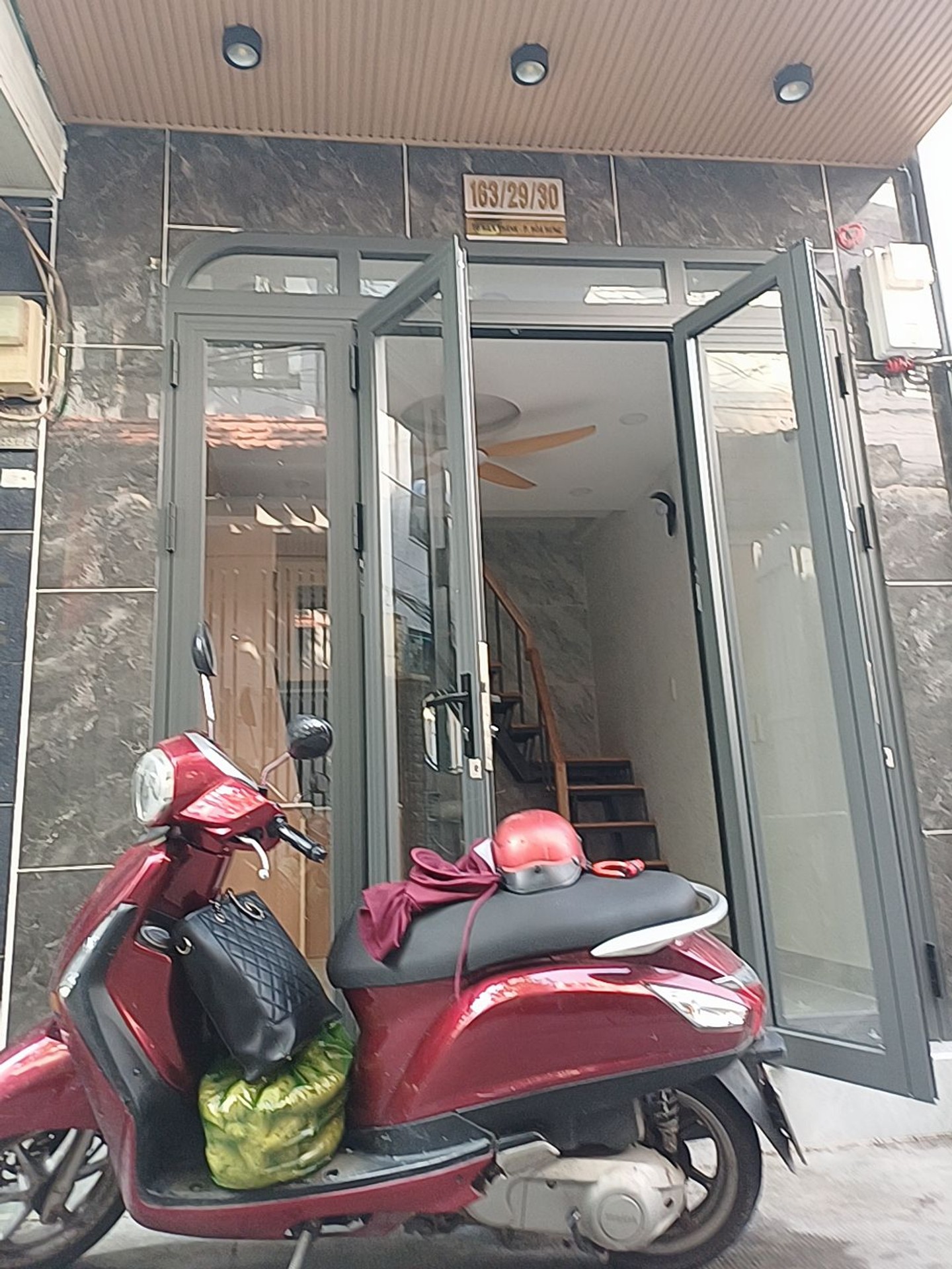 Nhà Đẹp Hiếm Có Tại Trung Tâm Quận 10, Giá Hạ Mạnh Cơ Hội Vàng