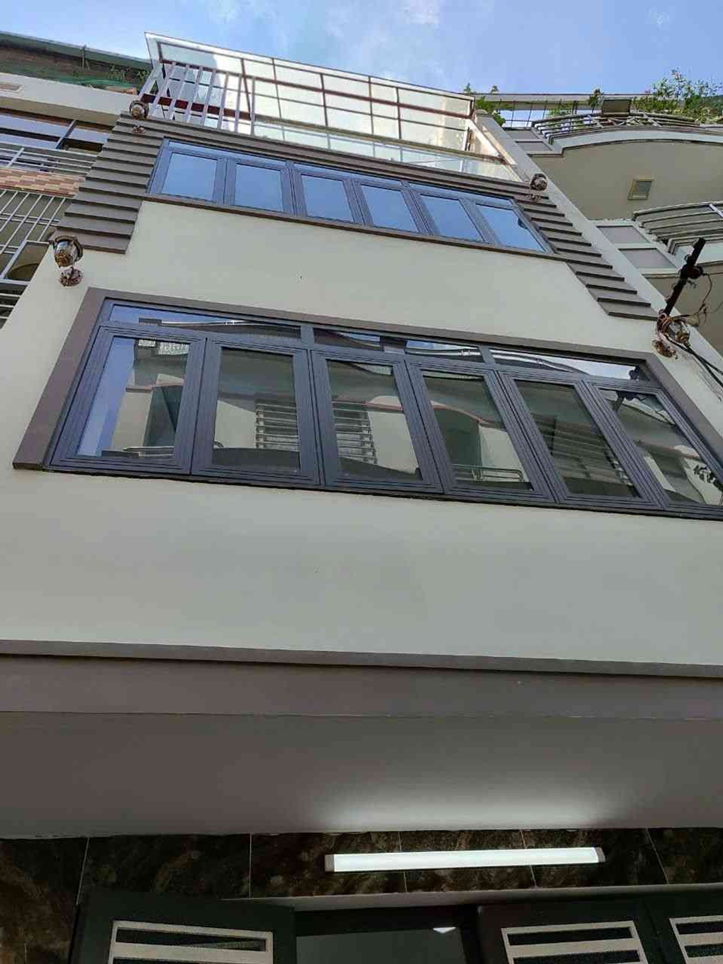 Cơ hội sở hữu nhà 5 tầng kiên cố, vị trí đắc địa tại An Bình