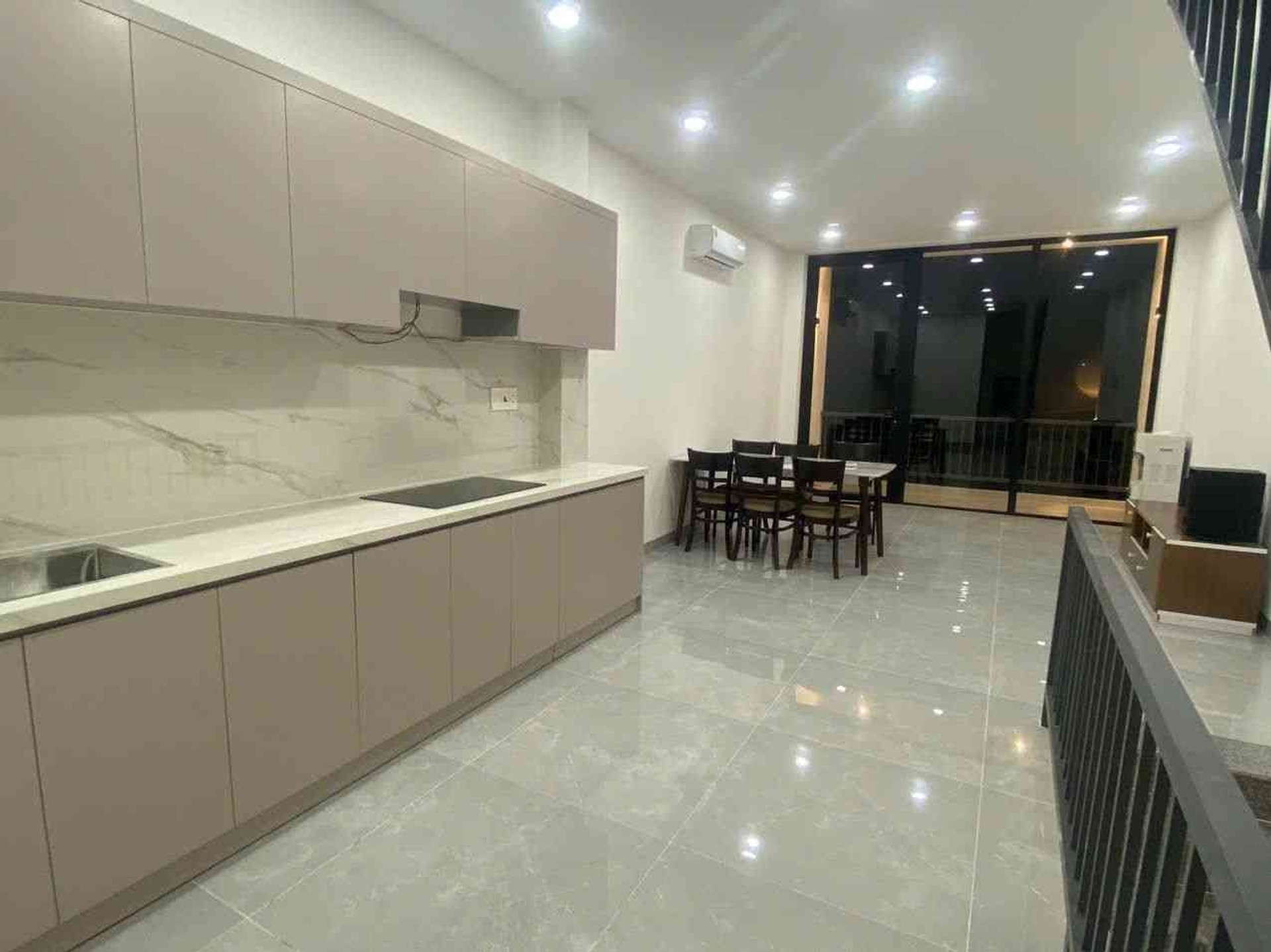 Nhà 4 tầng 52m2 full nội thất tại Long Trường, TP Thủ Đức giá 4.95 tỷ