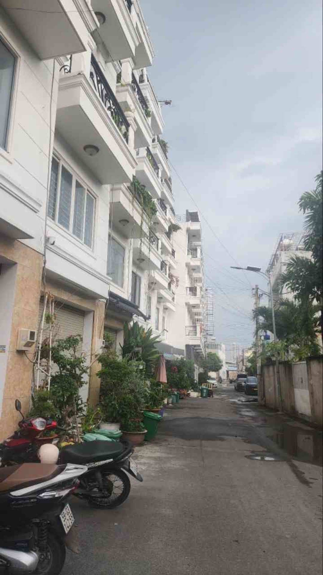 Nhà phố hiện đại 4 tầng tại Quận 12, ngay khu dân trí