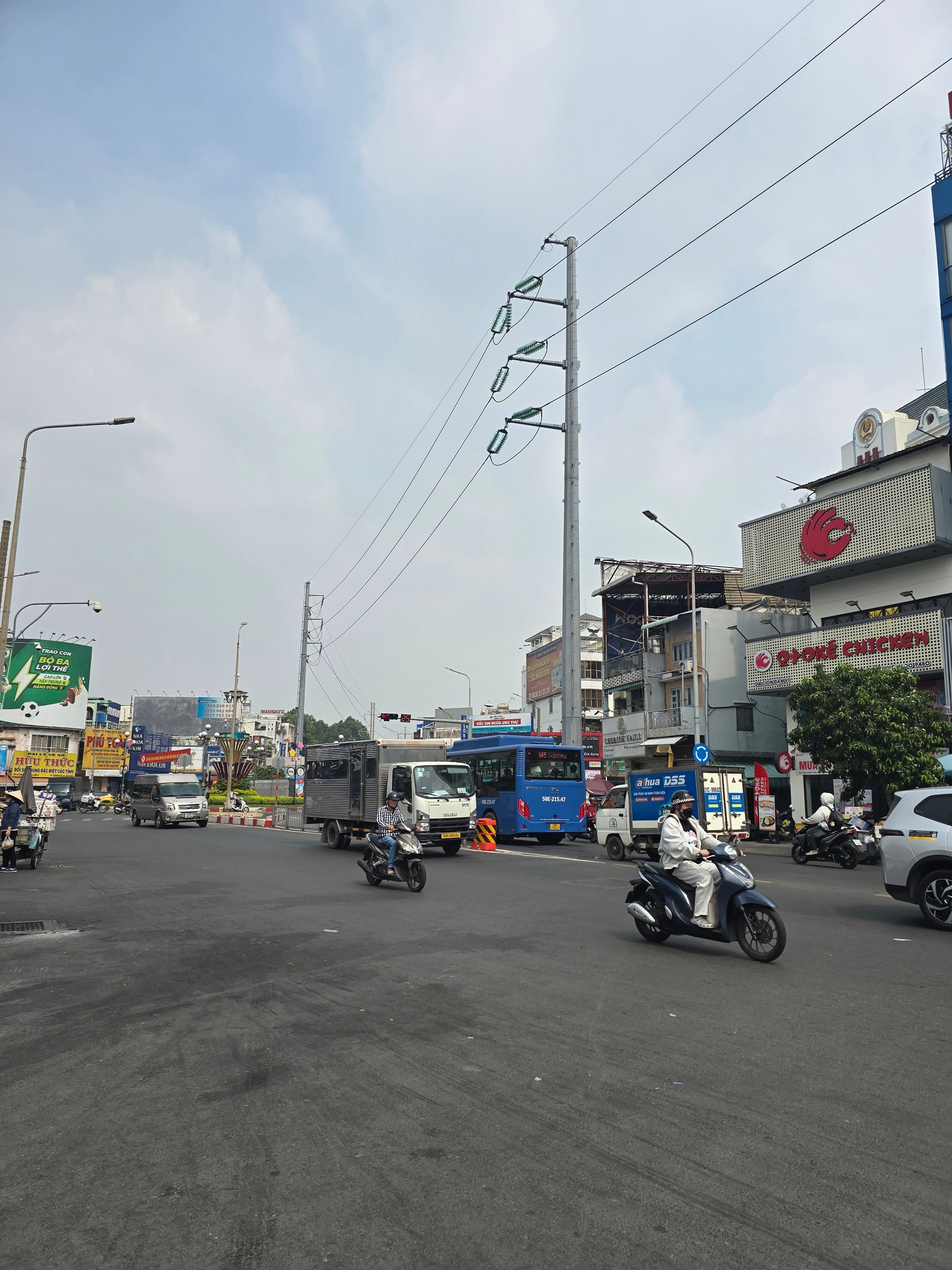 Cơ Hội Vàng Sở Hữu Nhà Mặt Phố Mặt Tiền Lạc Long Quân, Kinh Doanh Đỉnh Cao