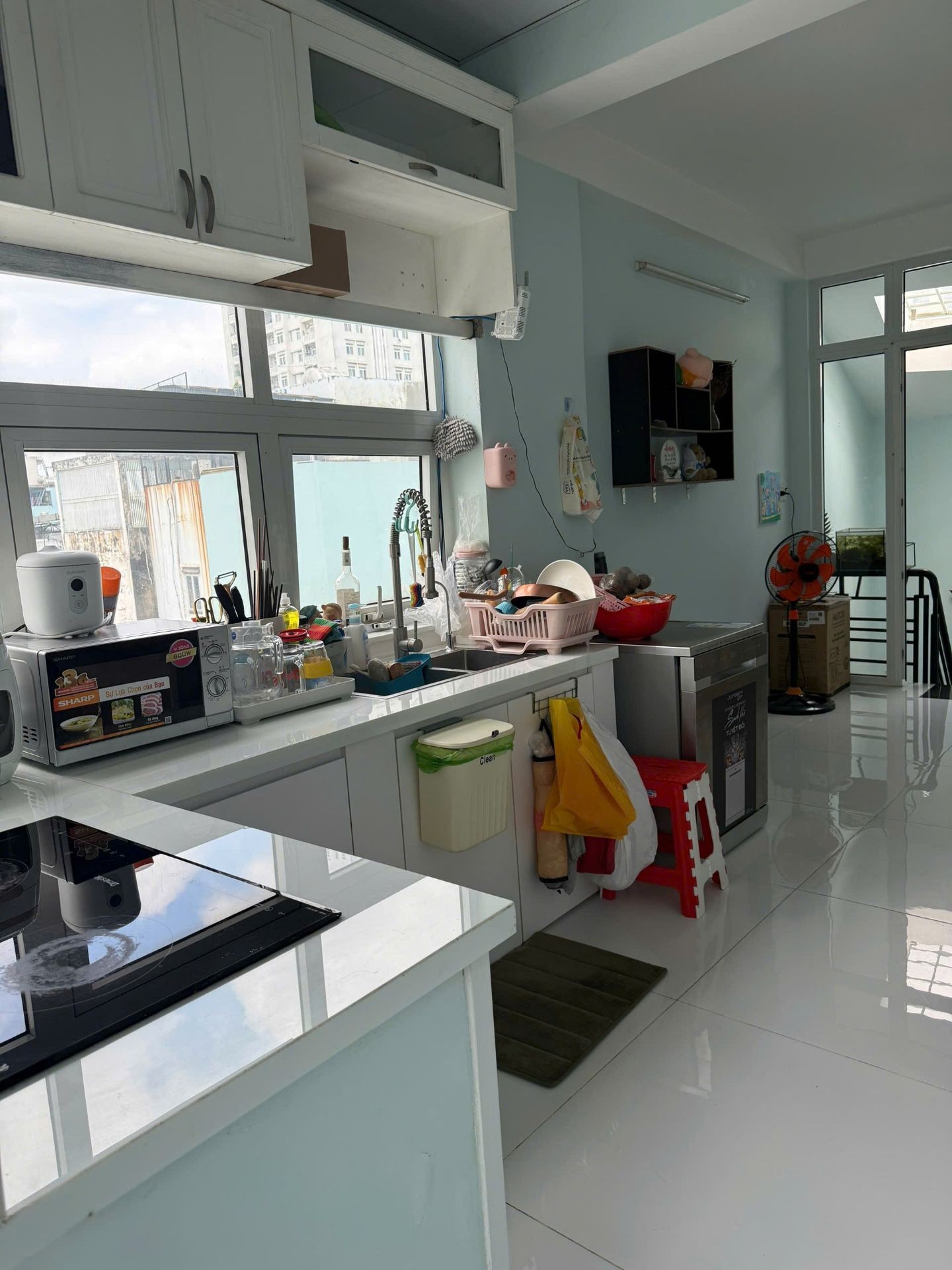 Bán nhà riêng 1 trệt 4 lầu, 3 phòng ngủ tại khu vực Âu Cơ, Tân Bình