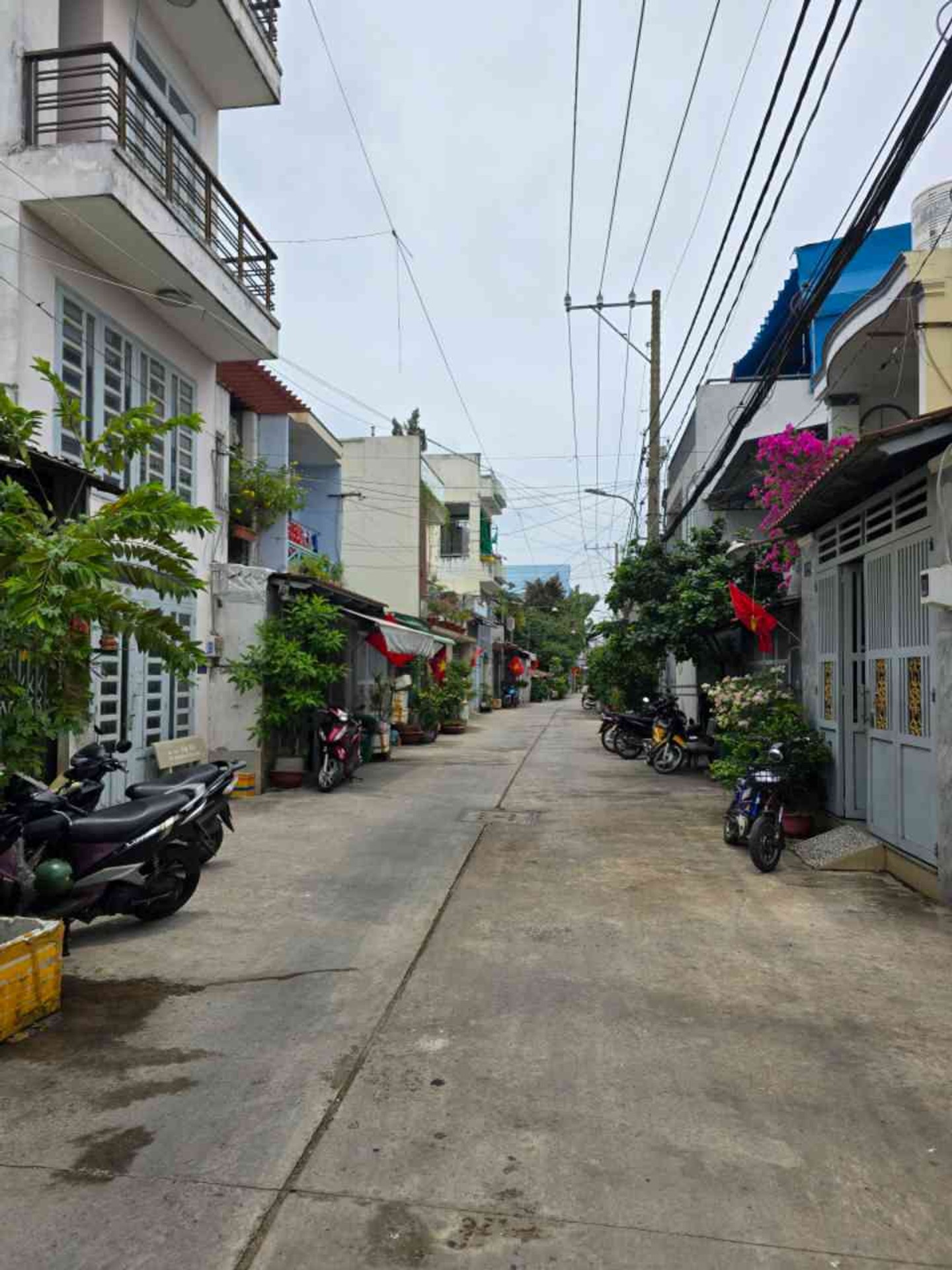 Nhà phố Bình Tân, hẻm xe tải, giá mềm