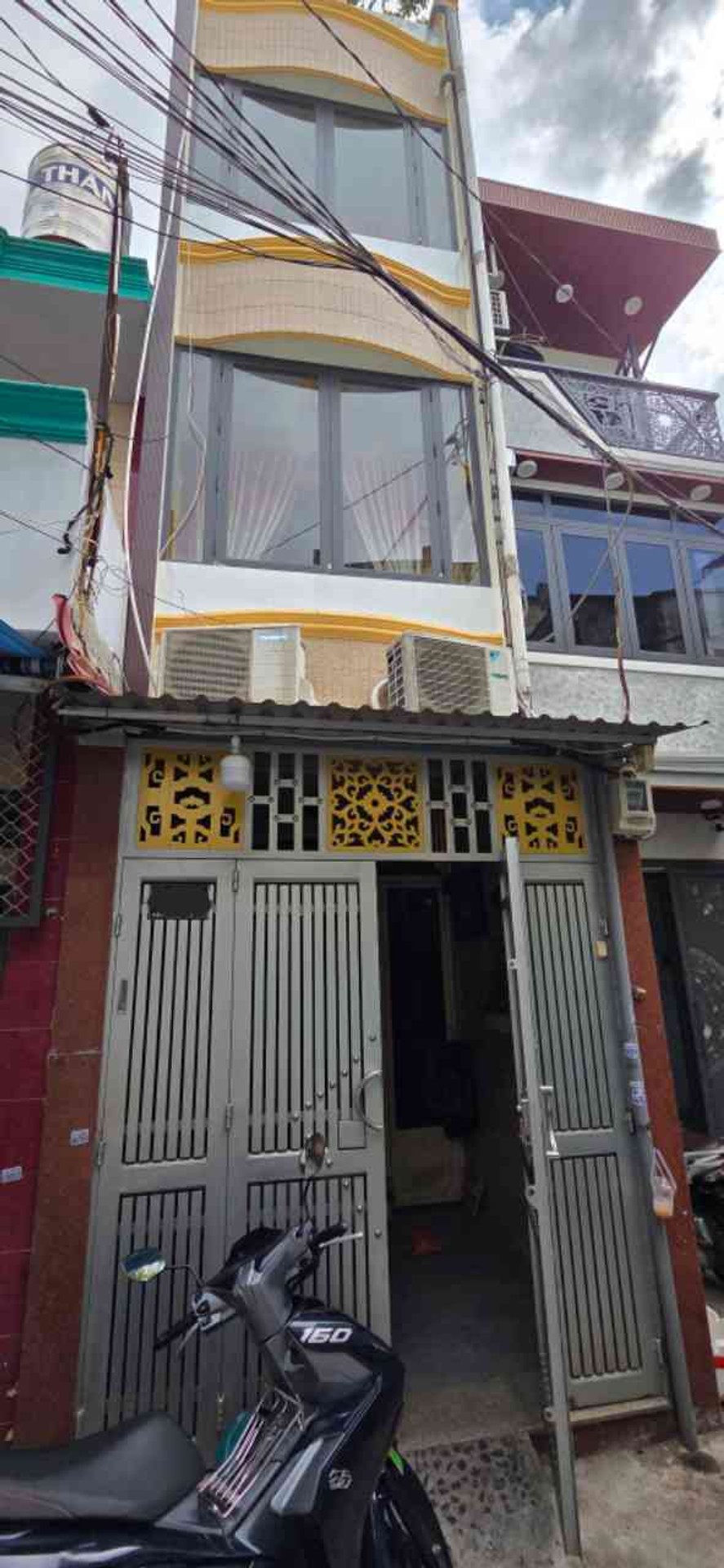 Bán nhà 4 tầng gần chợ Trần Văn Quang, Tân Bình,