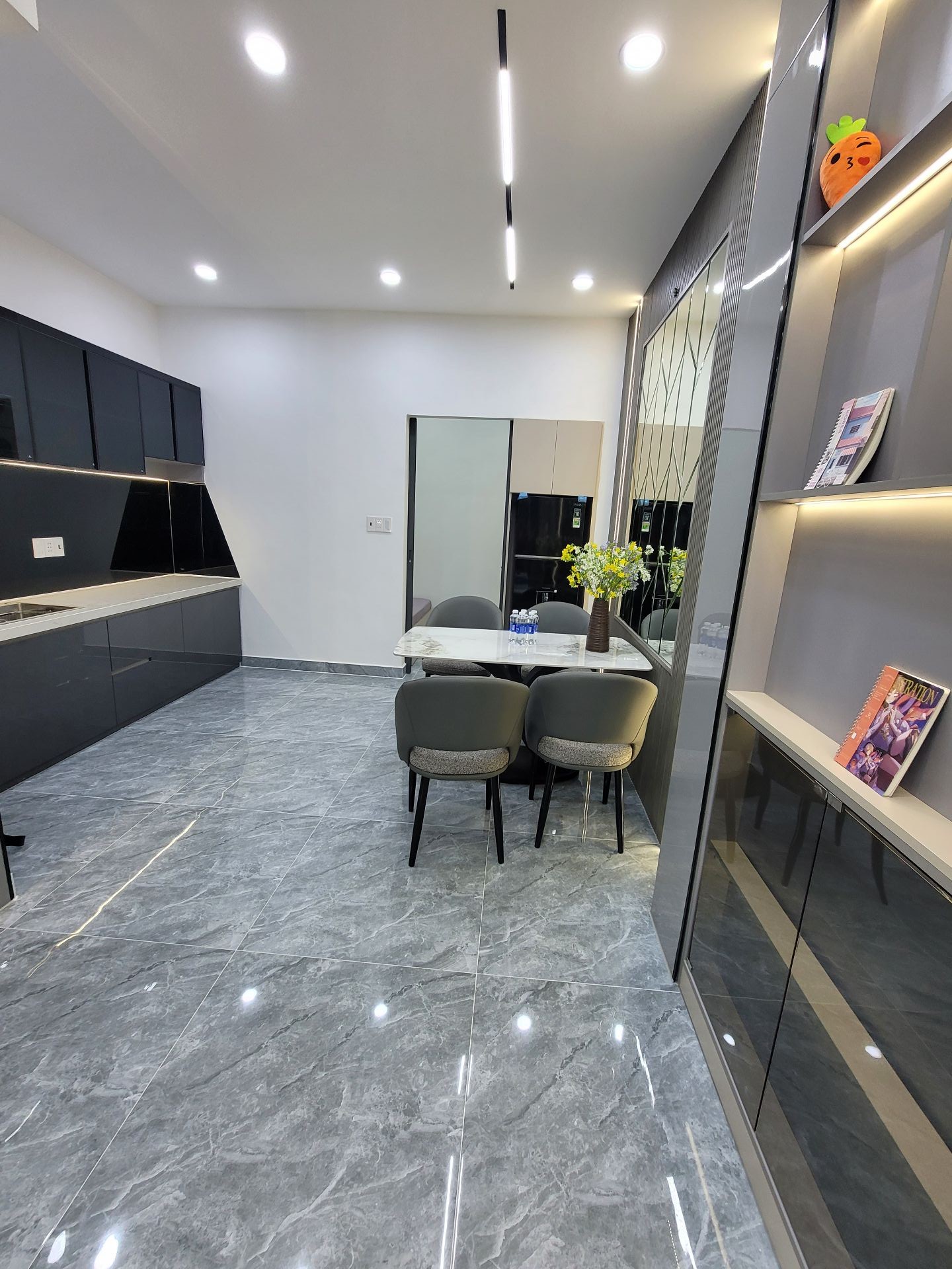 Nhà 4 tầng 5 phòng ngủ hẻm xe hơi tại Huỳnh Văn Nghệ giá 8 tỷ