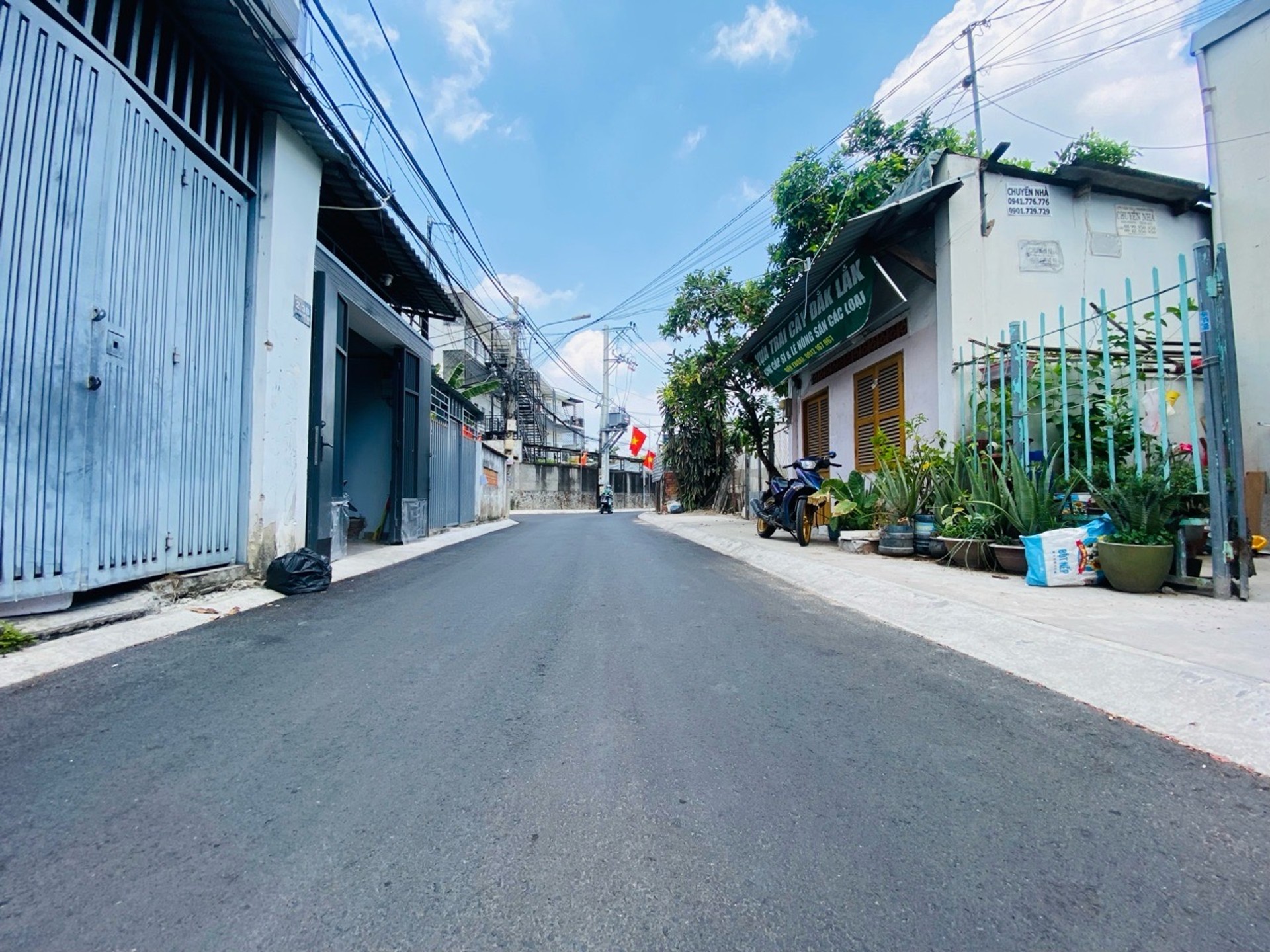 MẶT TIỀN ĐƯỜNG 106 – XE HƠI TRÁNH